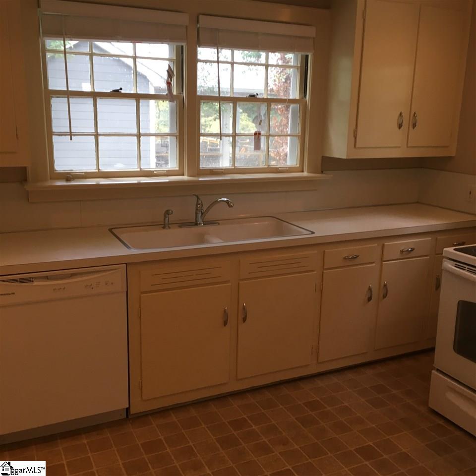 11 Ben Street Greenville, SC 29605