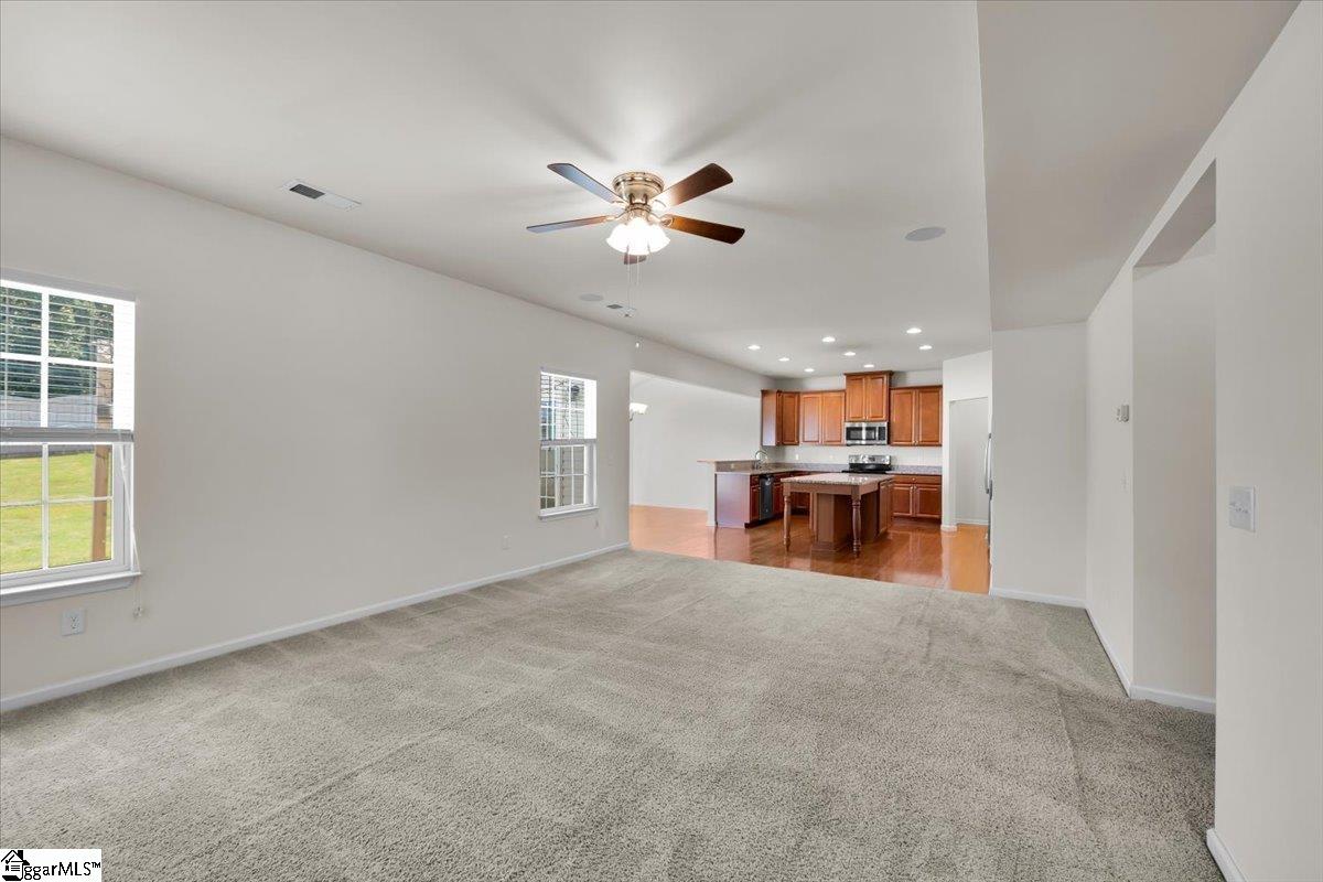 212 Sandusky Lane Simpsonville, SC 29680