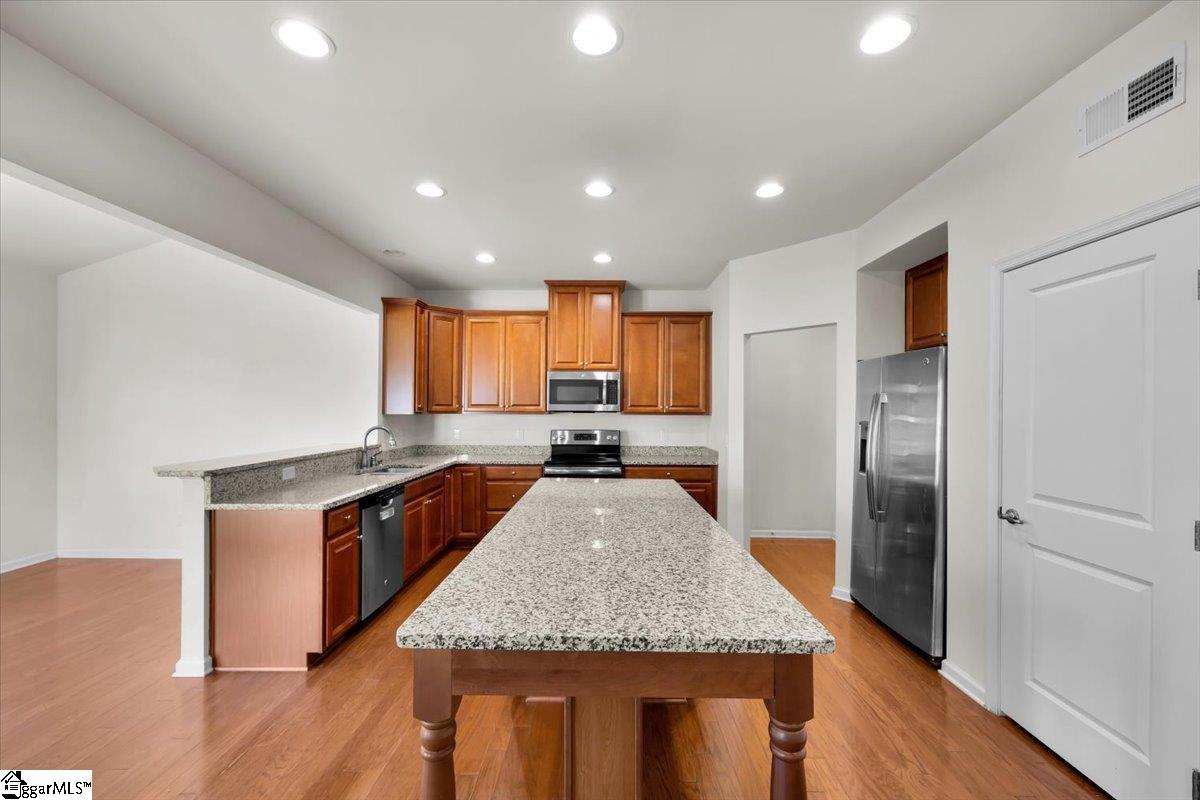 212 Sandusky Lane Simpsonville, SC 29680