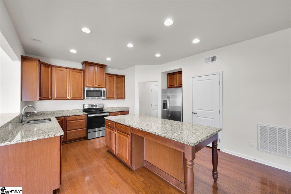 212 Sandusky Lane Simpsonville, SC 29680