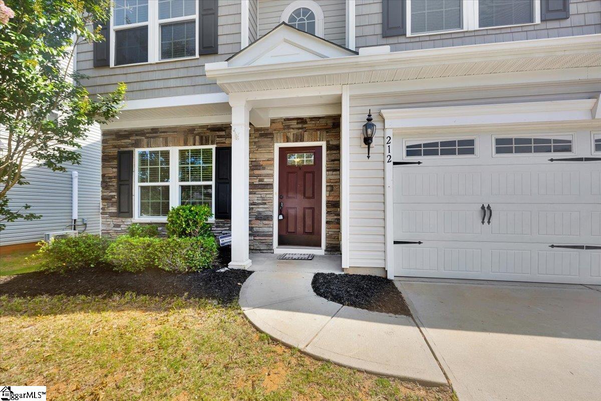 212 Sandusky Lane Simpsonville, SC 29680