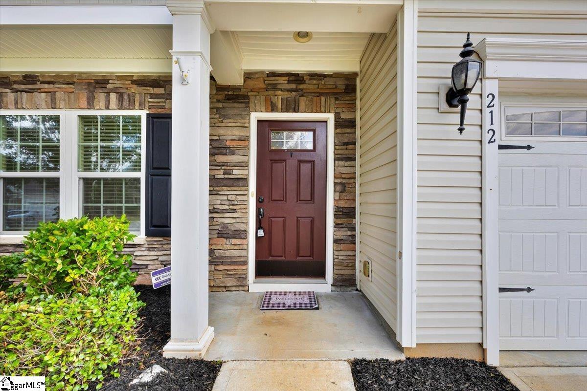 212 Sandusky Lane Simpsonville, SC 29680