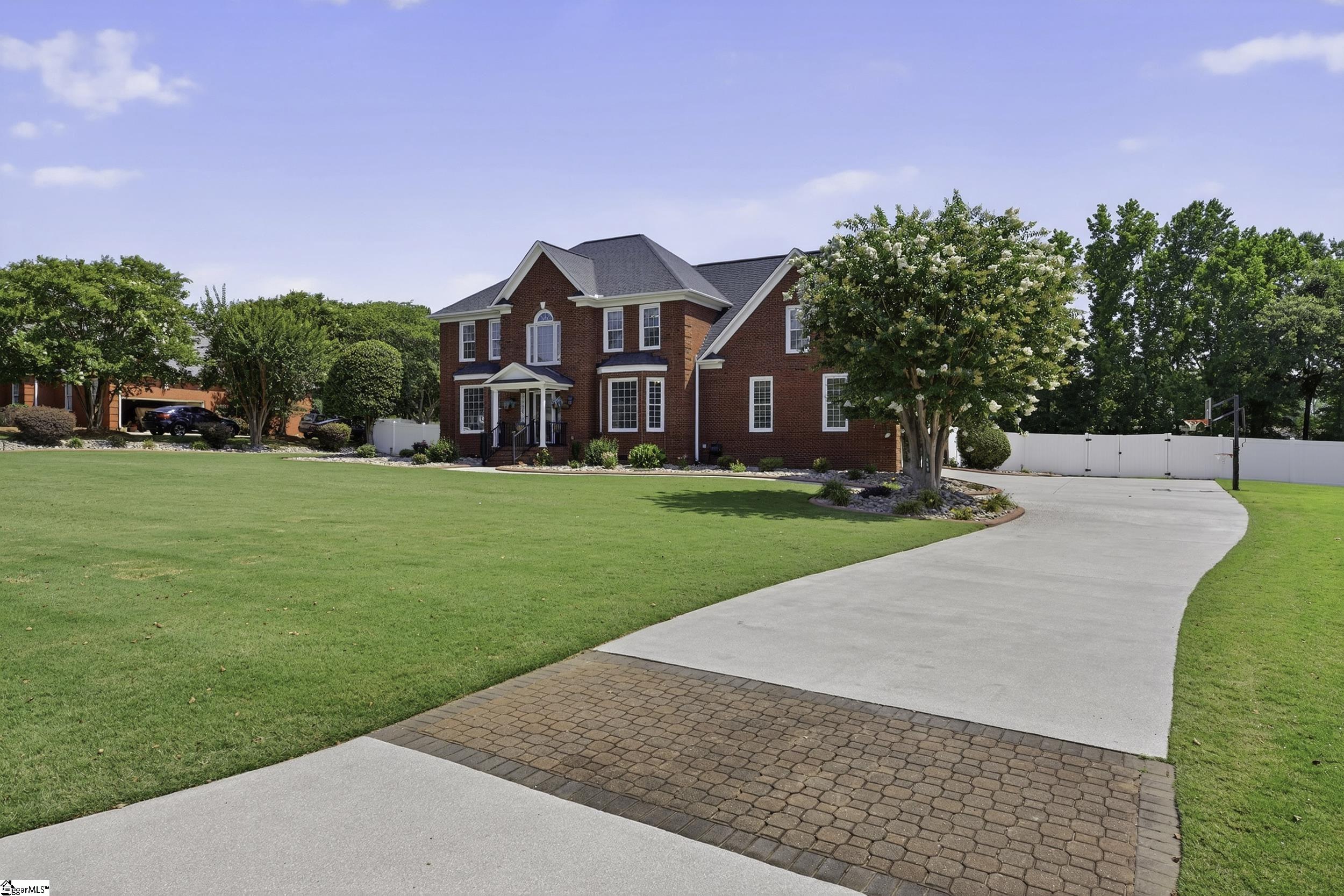 509 Wentworth Farm Circle Boiling Springs, SC 29316