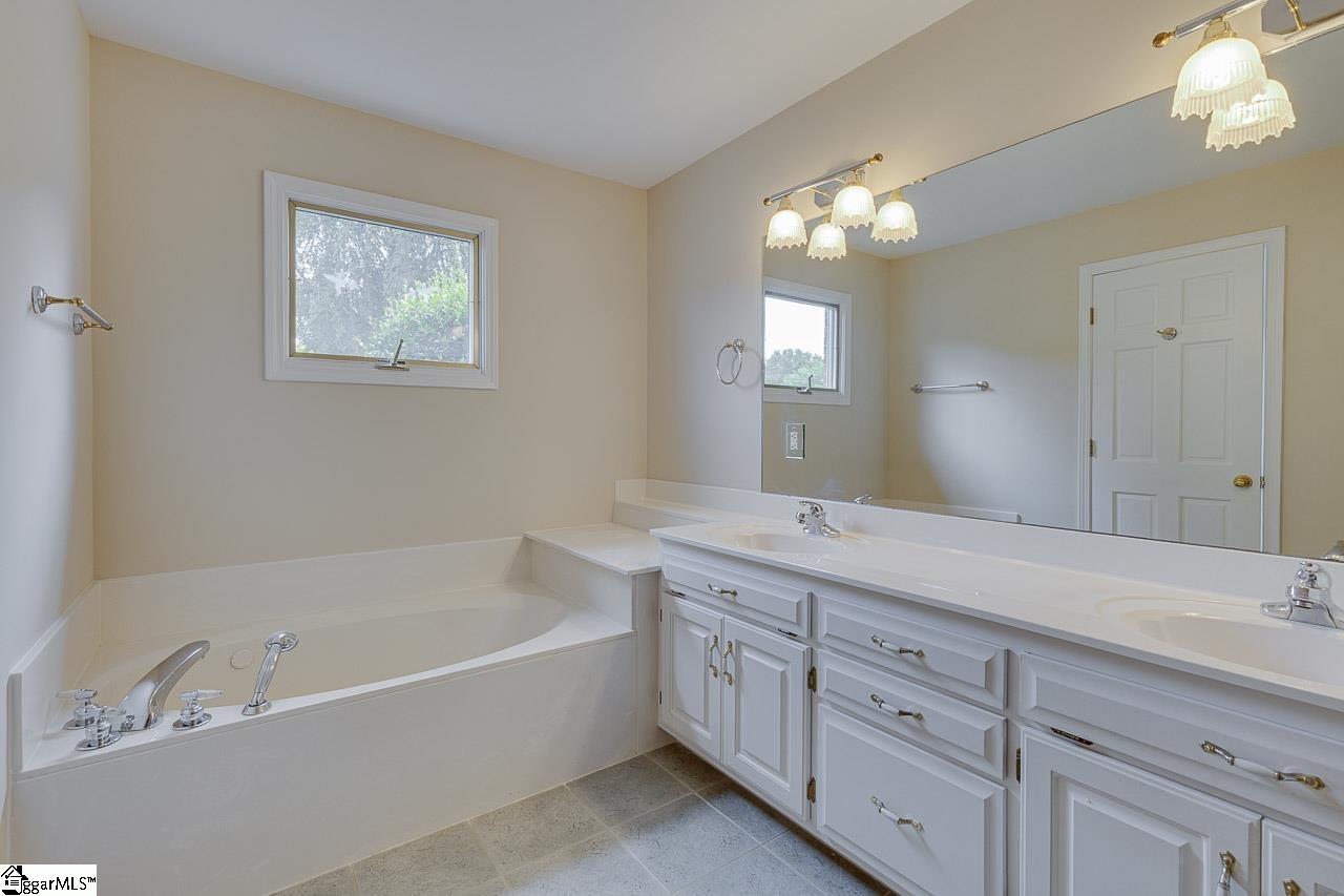 10 March Winds Court Greer, SC 29650