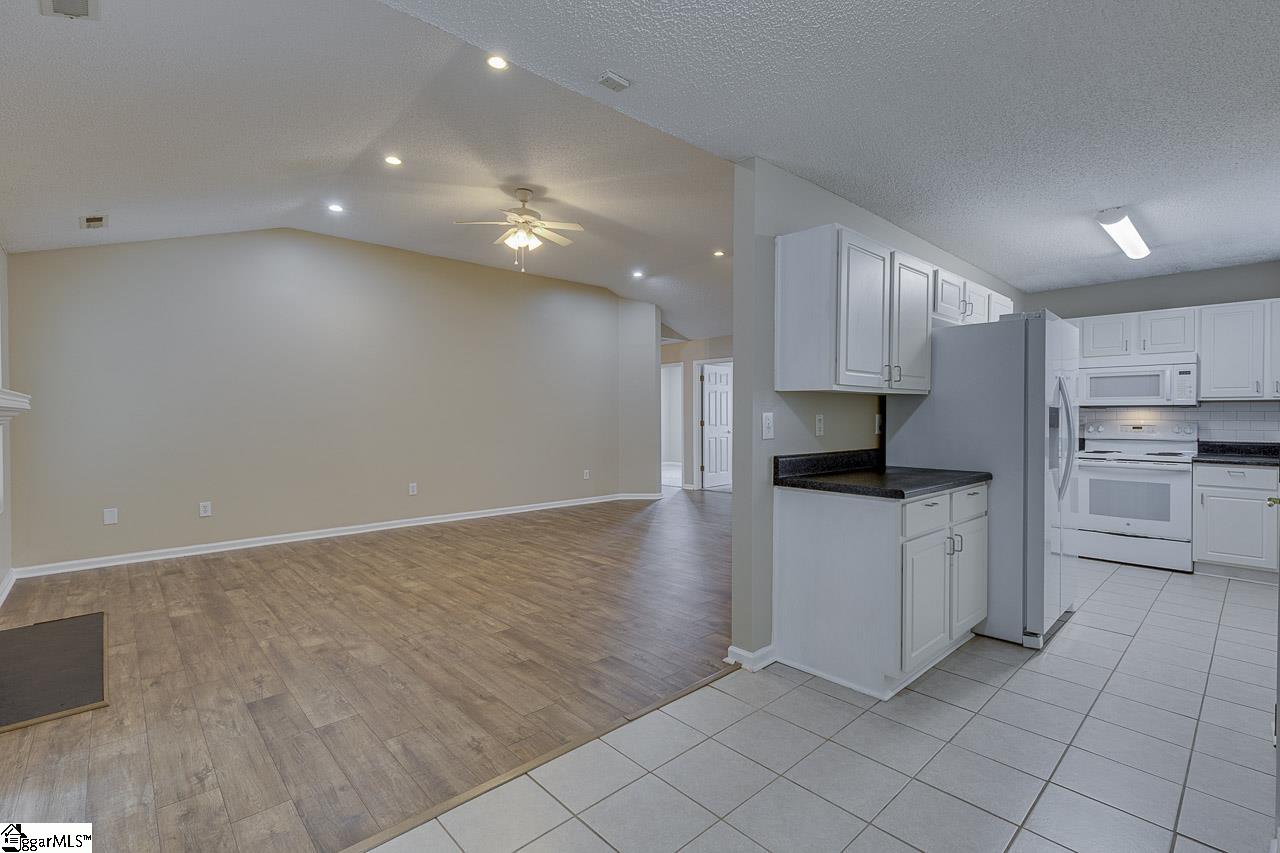 256 Weston Valley Drive Moore, SC 29369