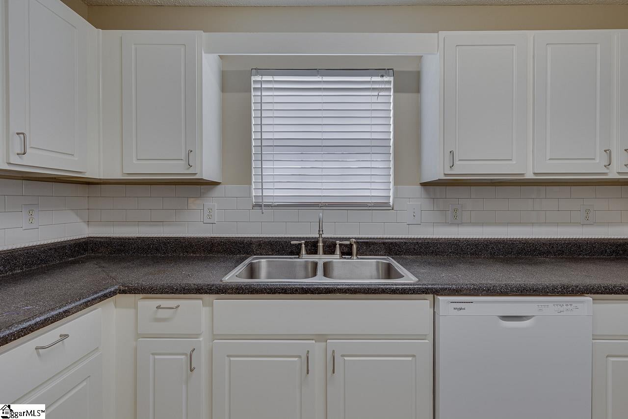 256 Weston Valley Drive Moore, SC 29369