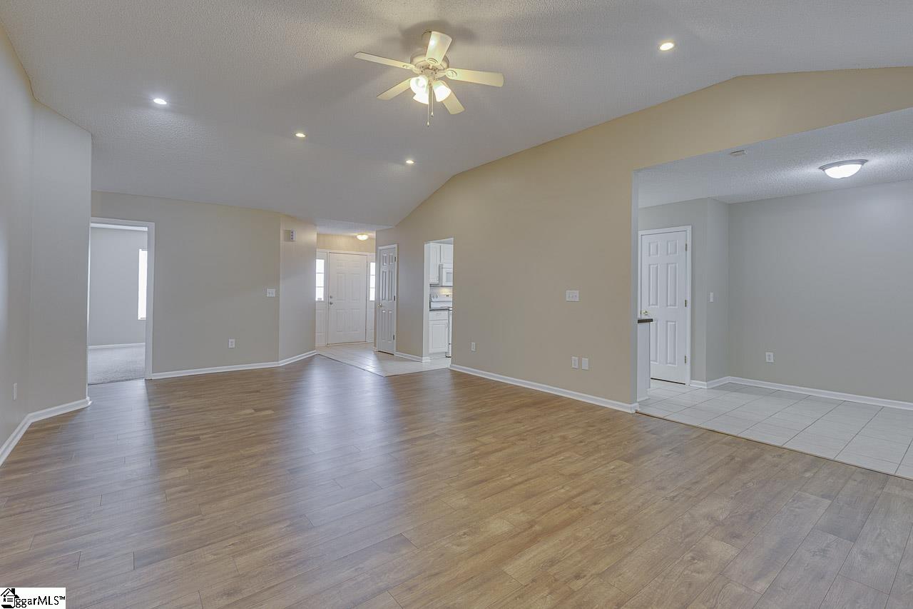 256 Weston Valley Drive Moore, SC 29369
