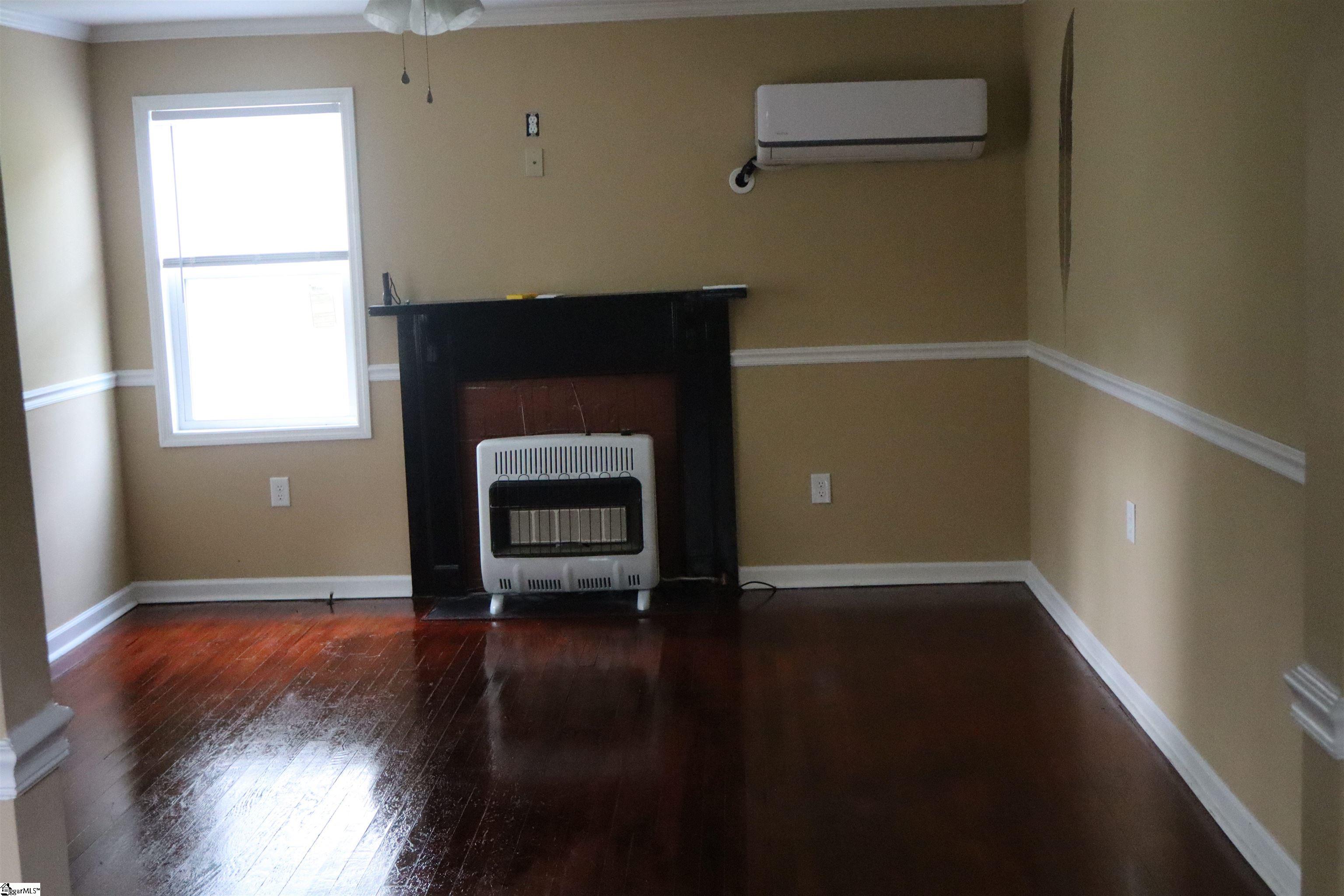 203 Short Peeler Street Gaffney, SC 29431