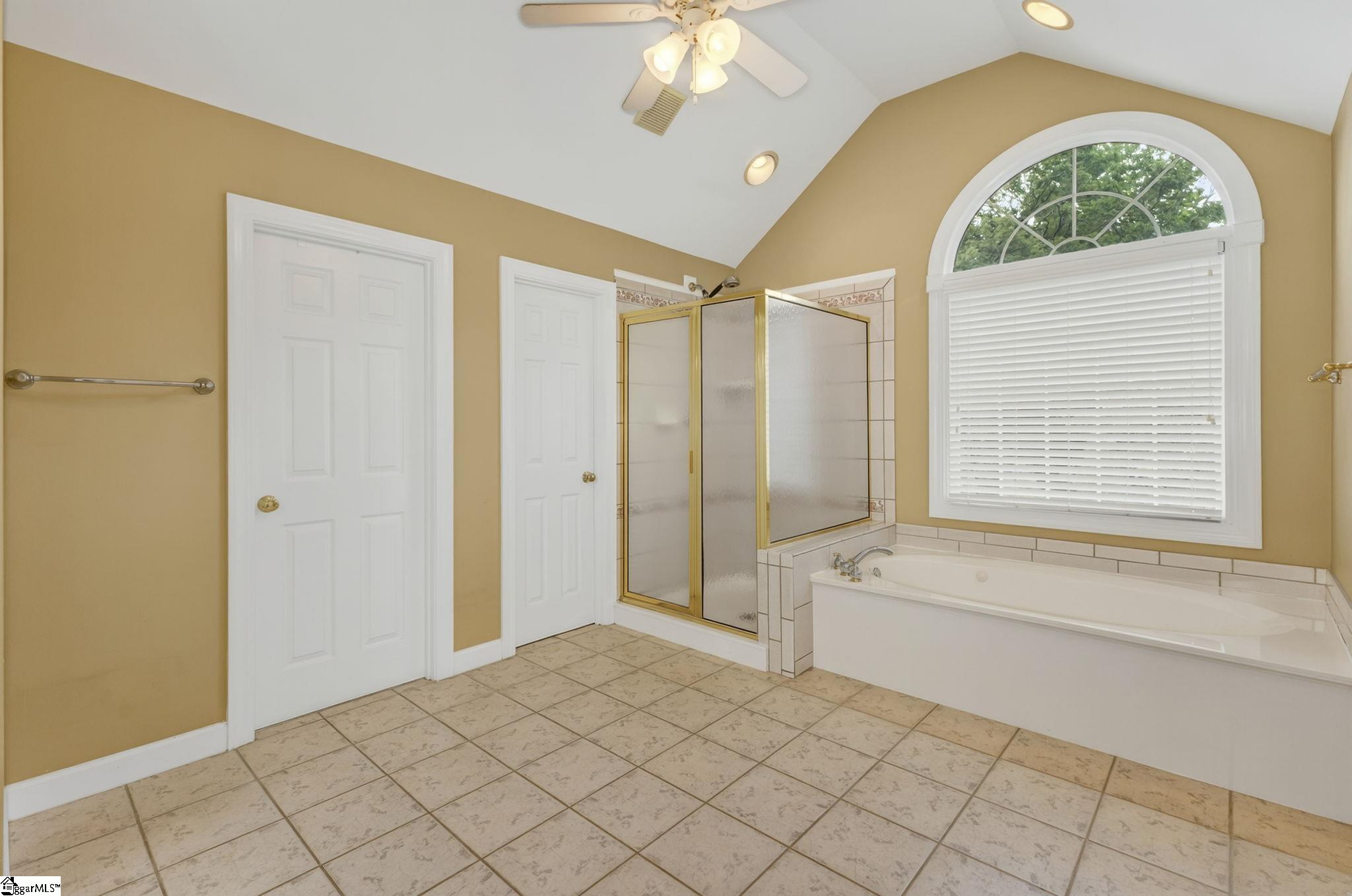 16 Woods Edge Court Greenville, SC 29615