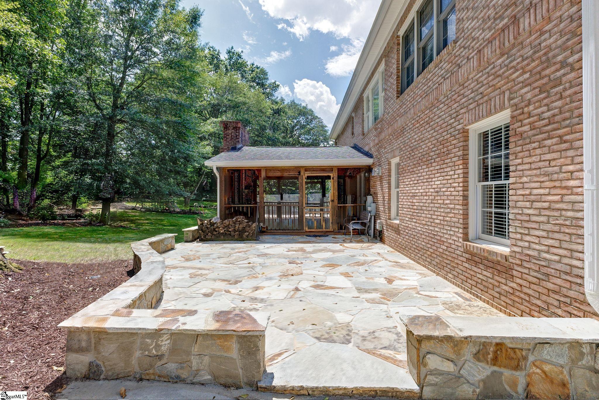 16 Woods Edge Court Greenville, SC 29615