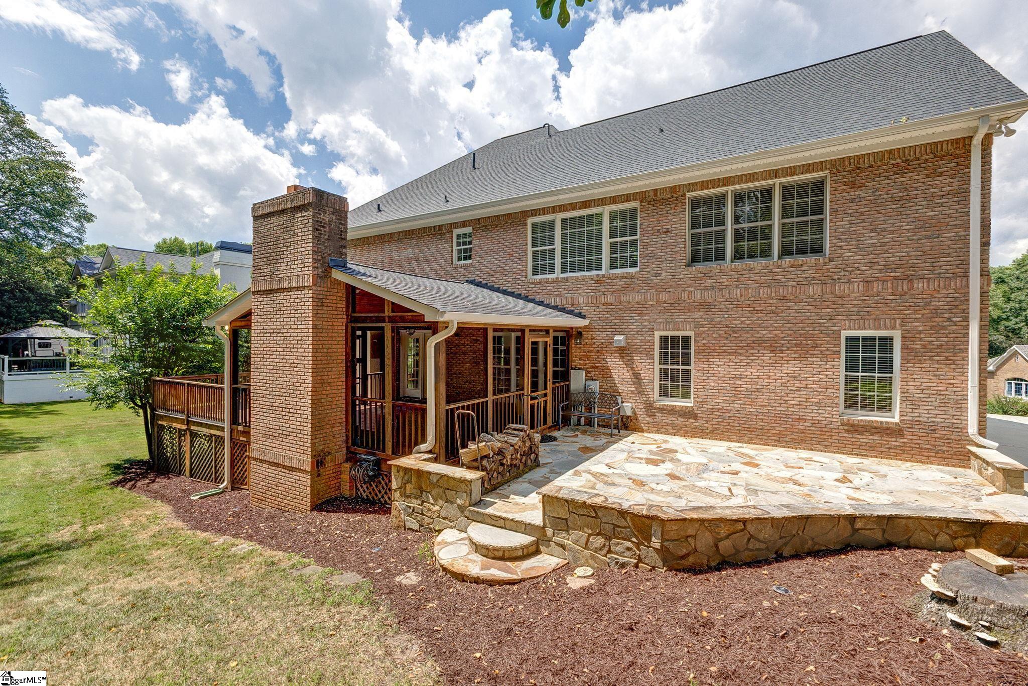 16 Woods Edge Court Greenville, SC 29615