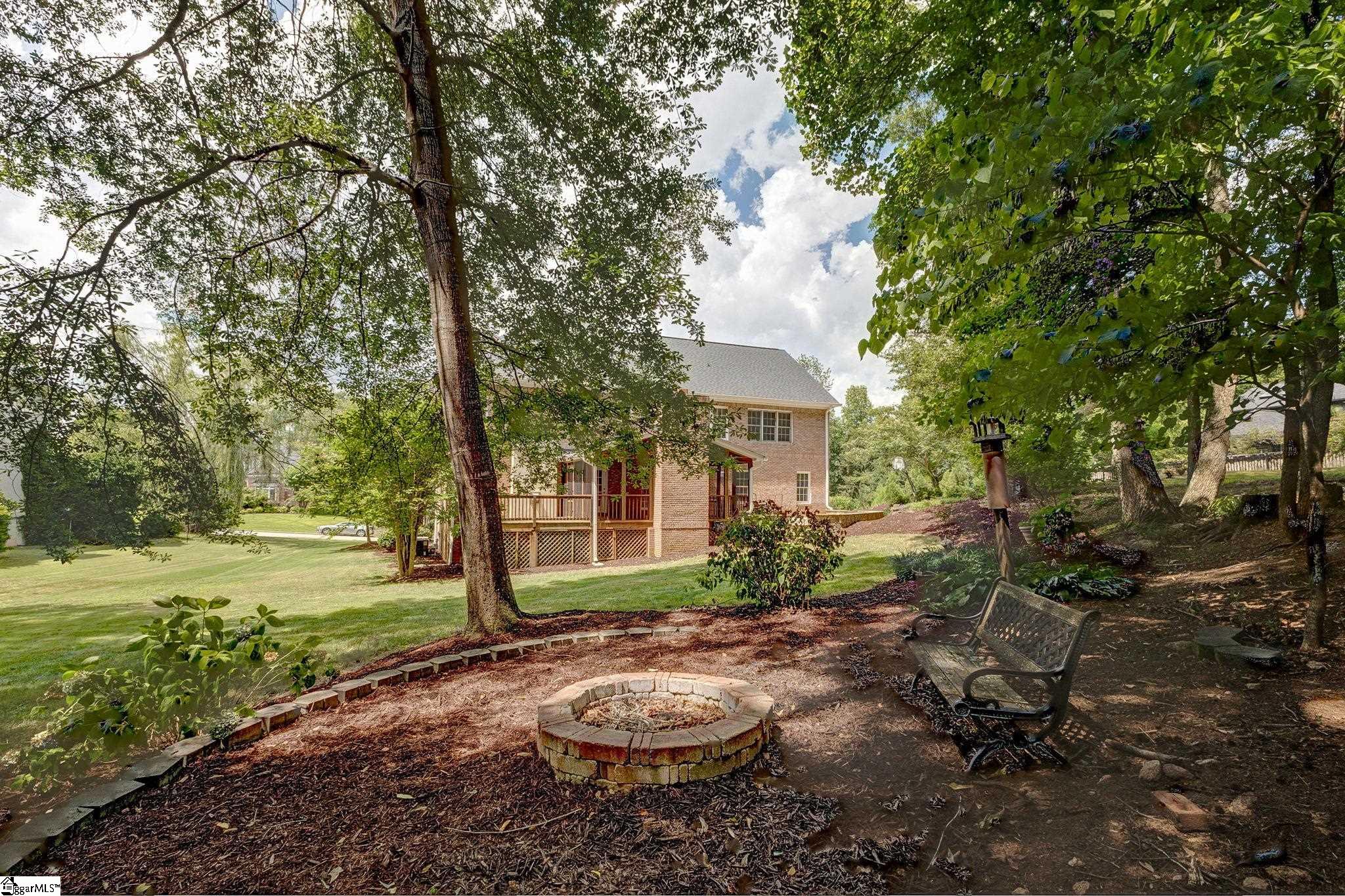 16 Woods Edge Court Greenville, SC 29615