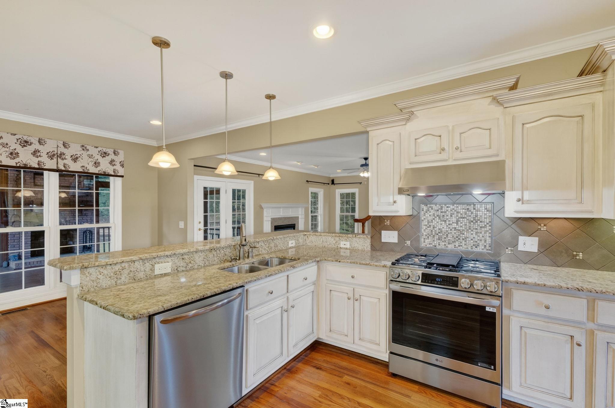16 Woods Edge Court Greenville, SC 29615