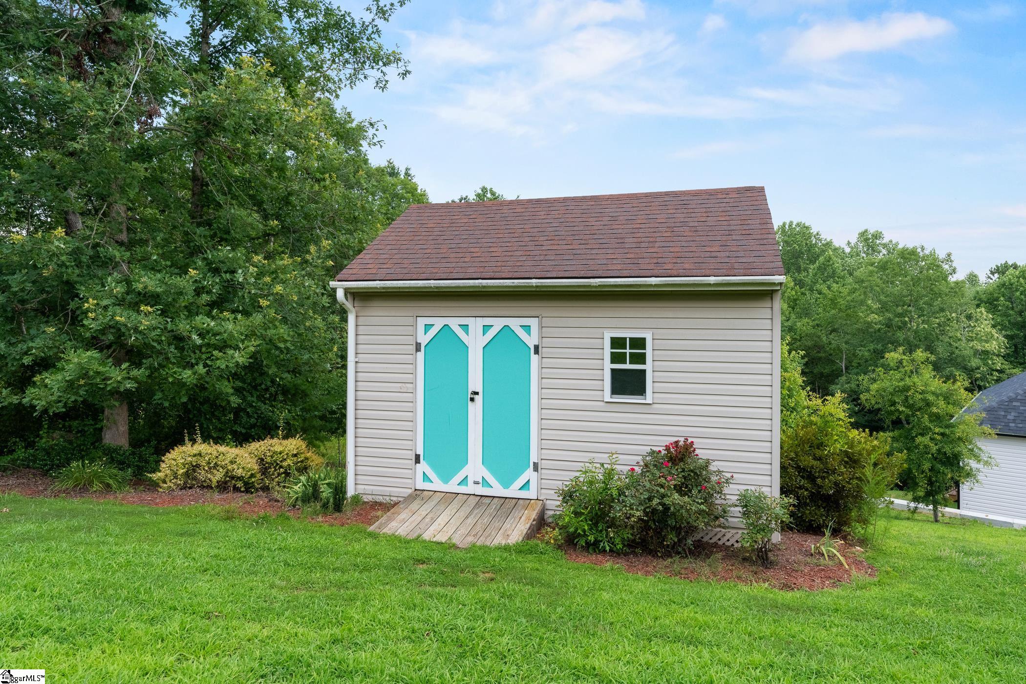 715 Tudor Lane Boiling Springs, SC 29316