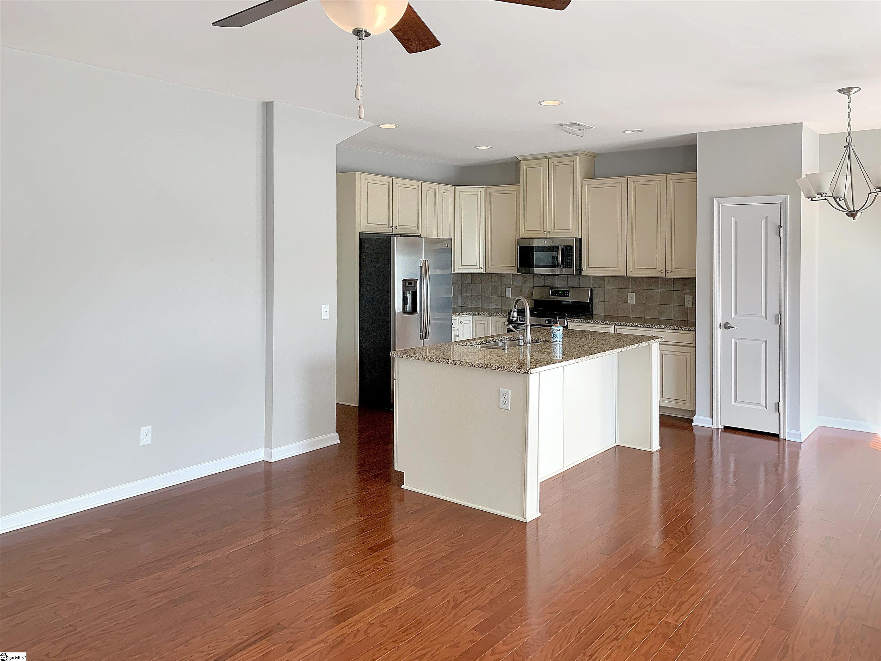 8 Irvington Drive Greer, SC 29650