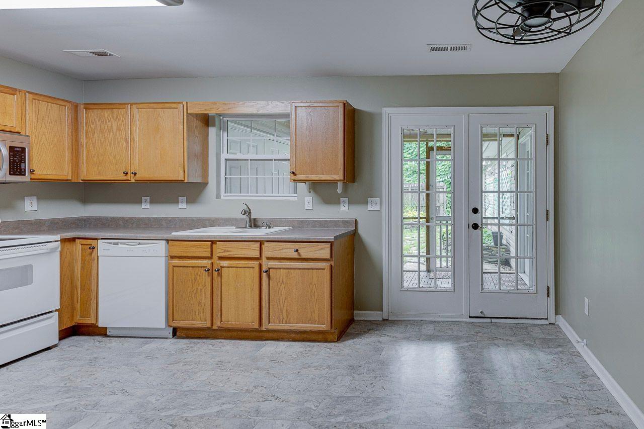 27 Enoree View Drive Greer, SC 29650