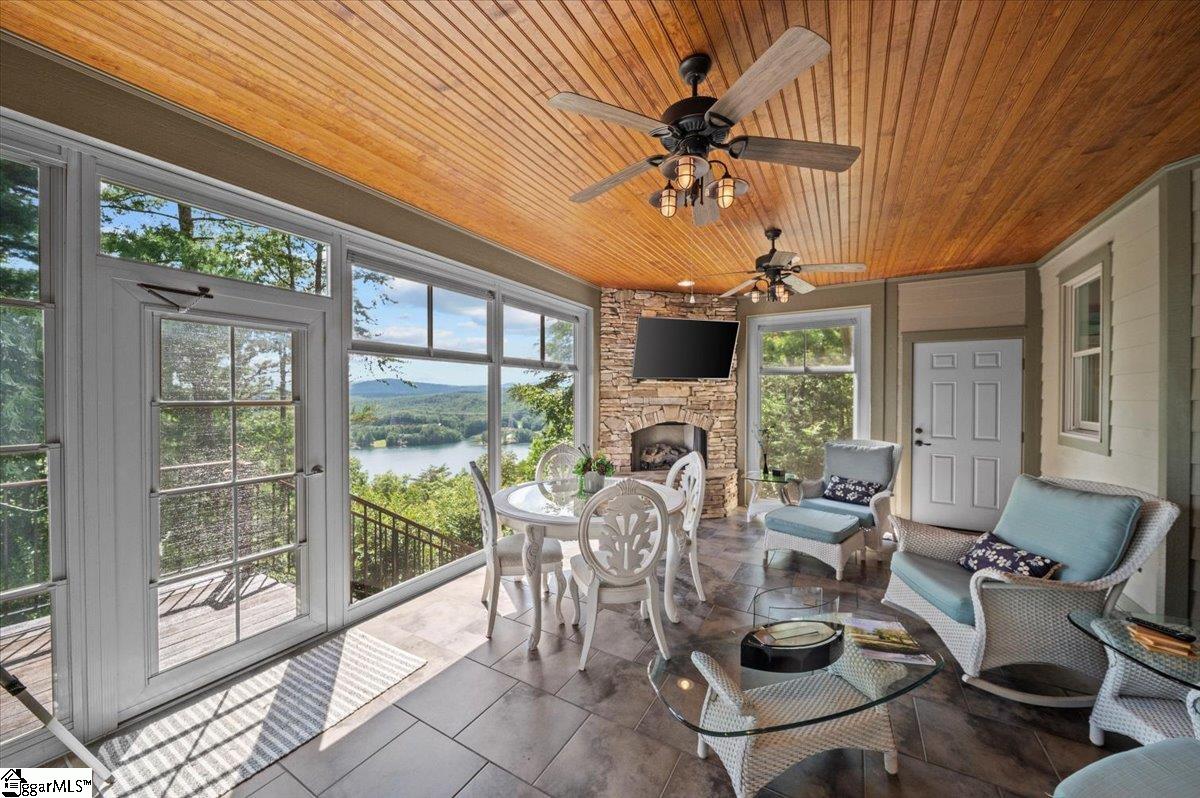 208 Buttercup Way Sunset, SC 29685