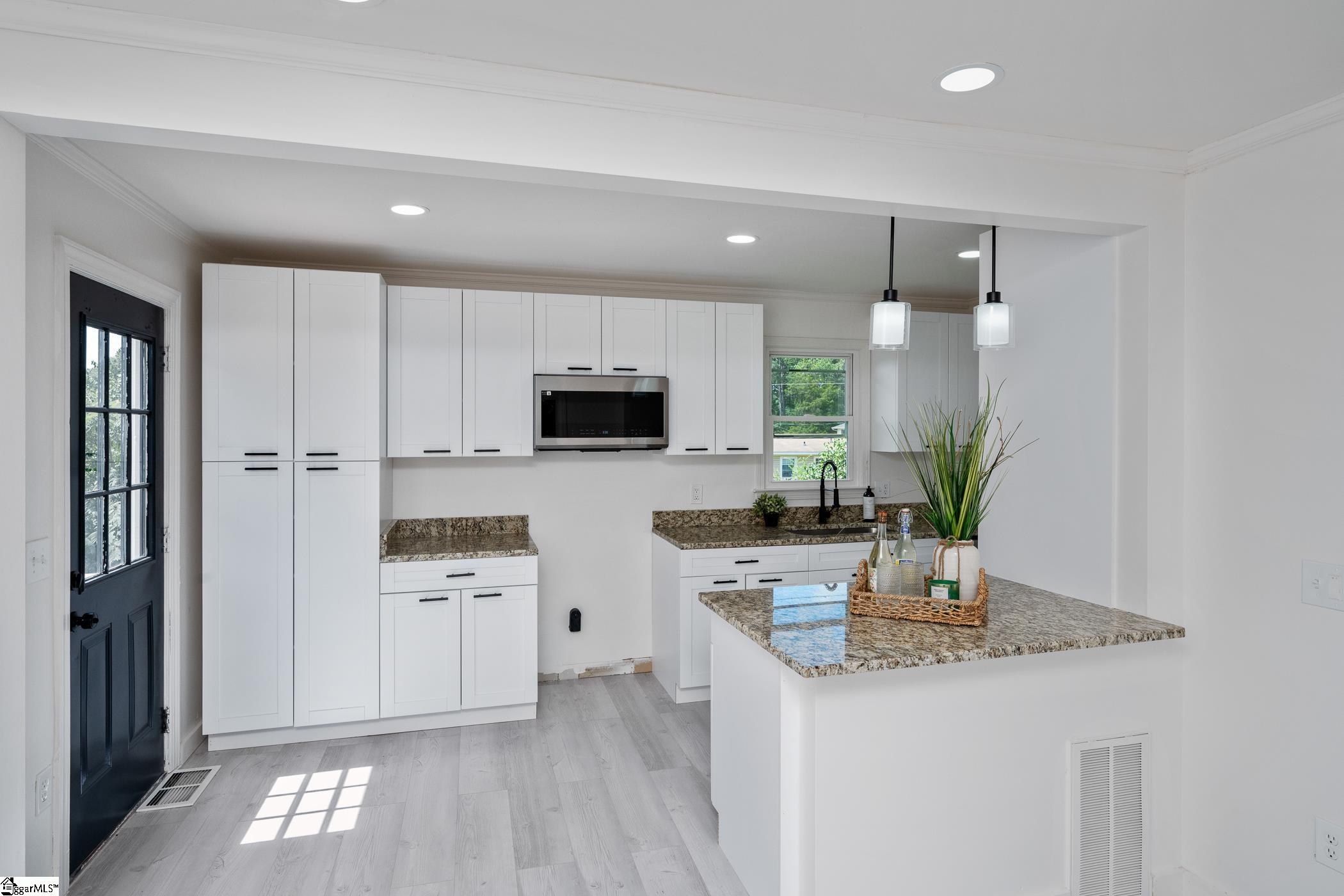 105 Foxhall Court Easley, SC 29640