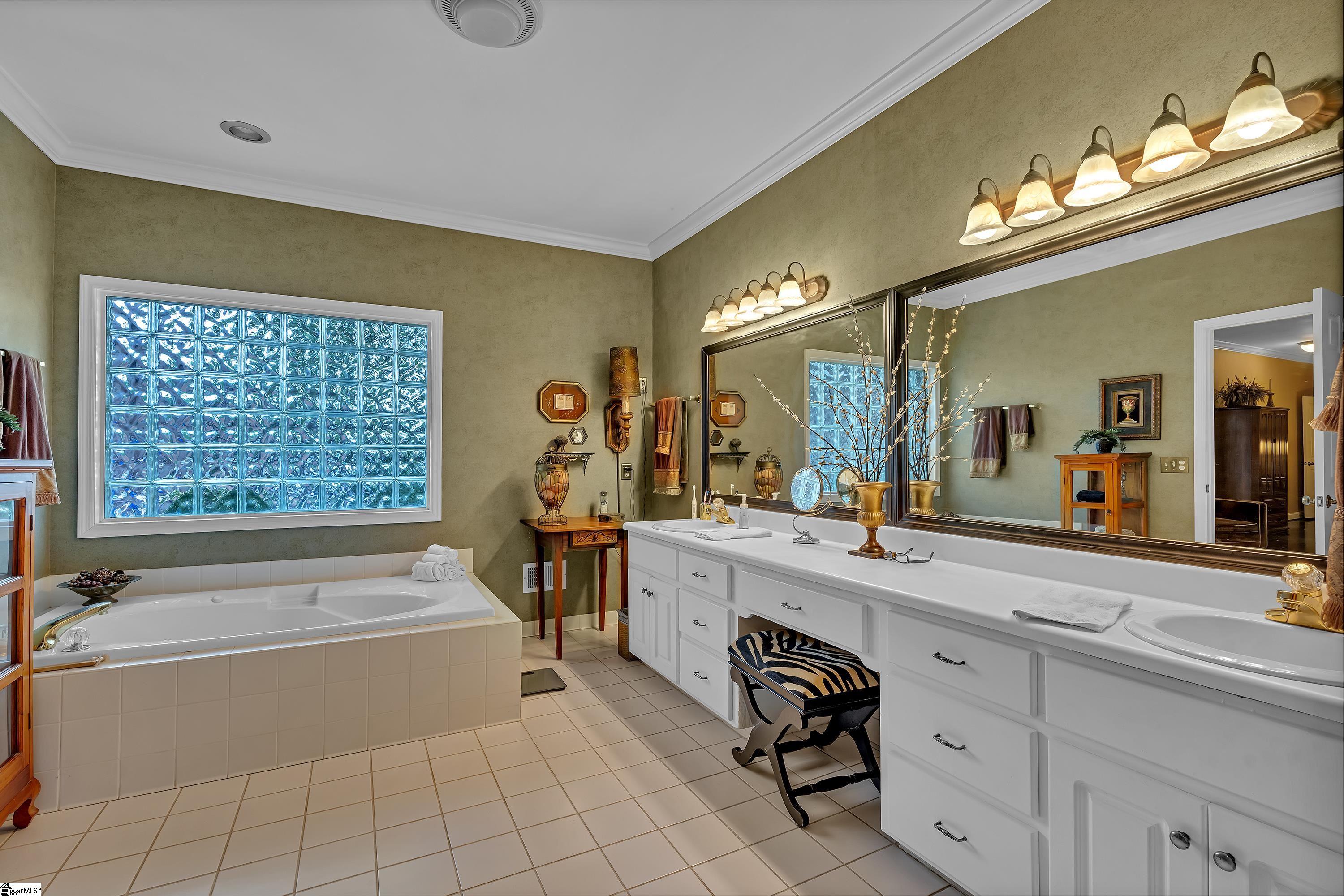 105 N Bennington Drive Spartanburg, SC 29307