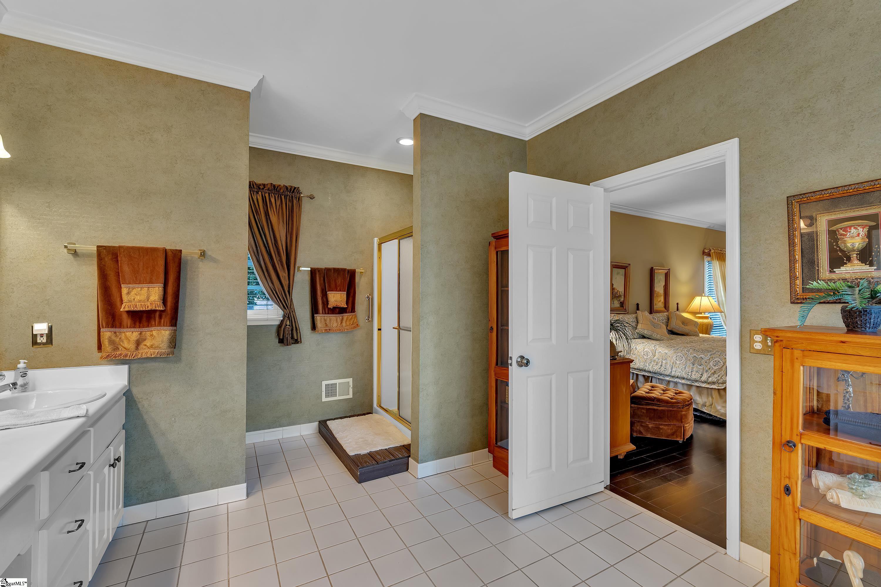 105 N Bennington Drive Spartanburg, SC 29307