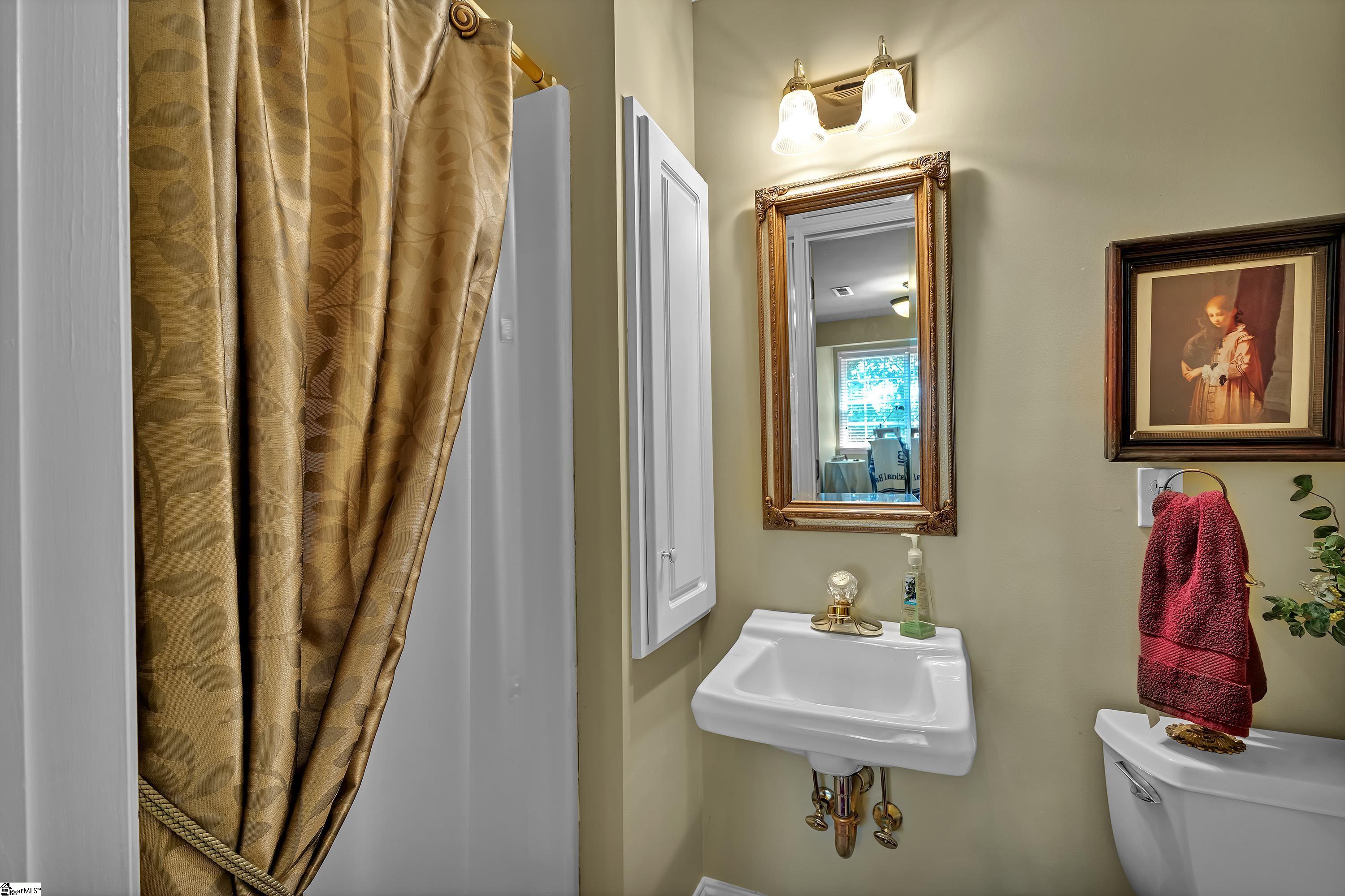 105 N Bennington Drive Spartanburg, SC 29307