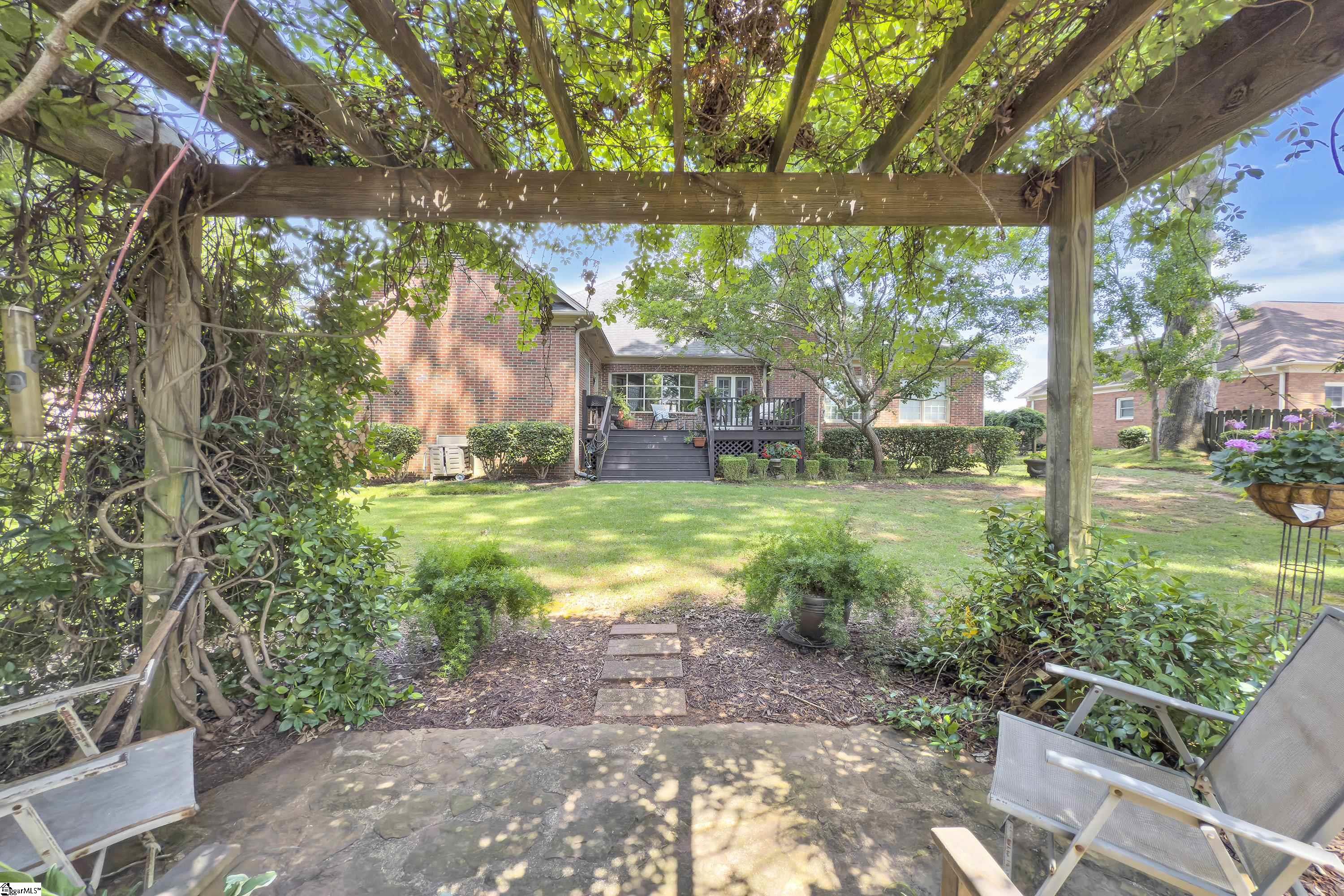 105 N Bennington Drive Spartanburg, SC 29307