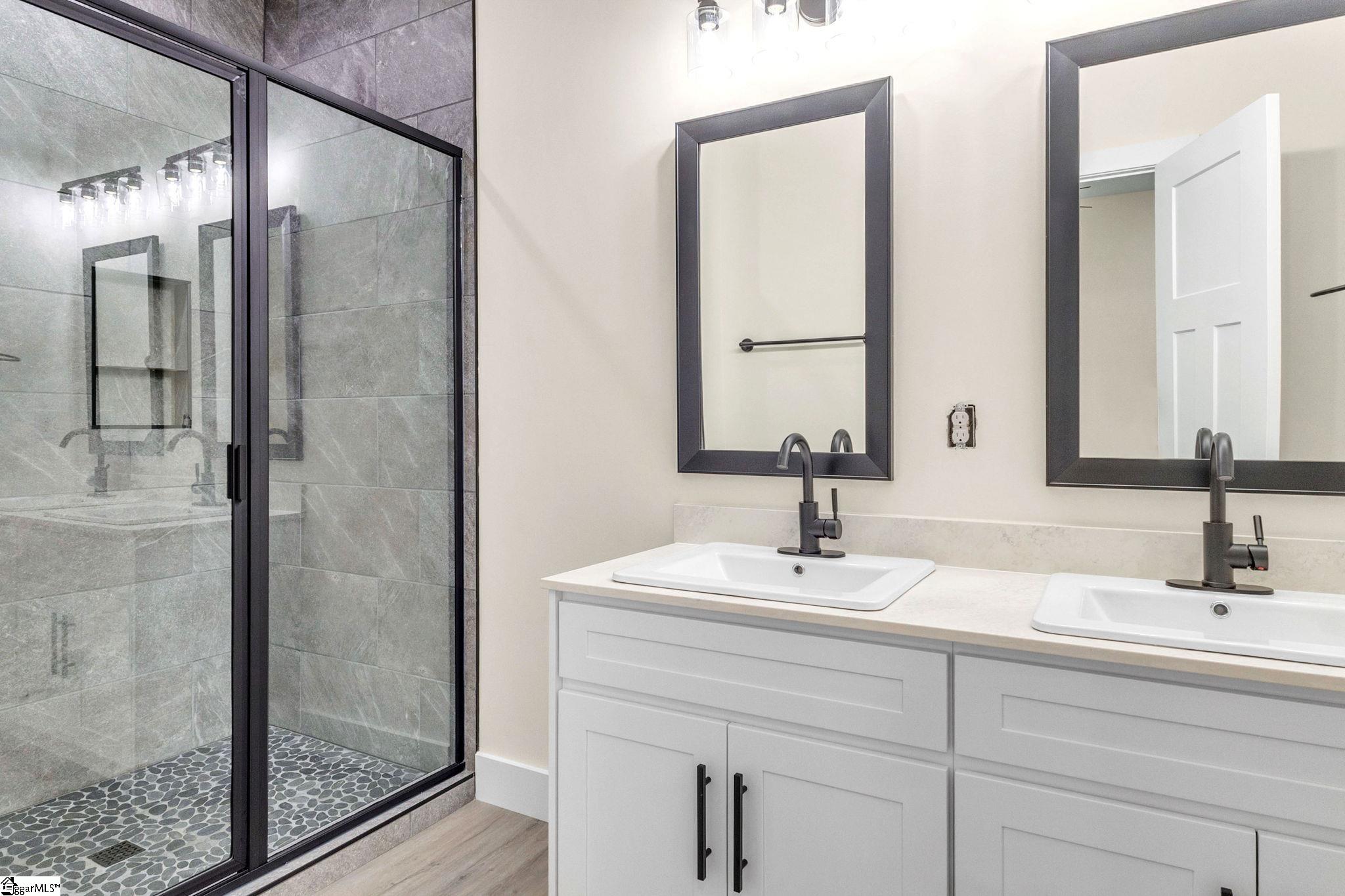 335 W Peachtree Street Woodruff, SC 29388