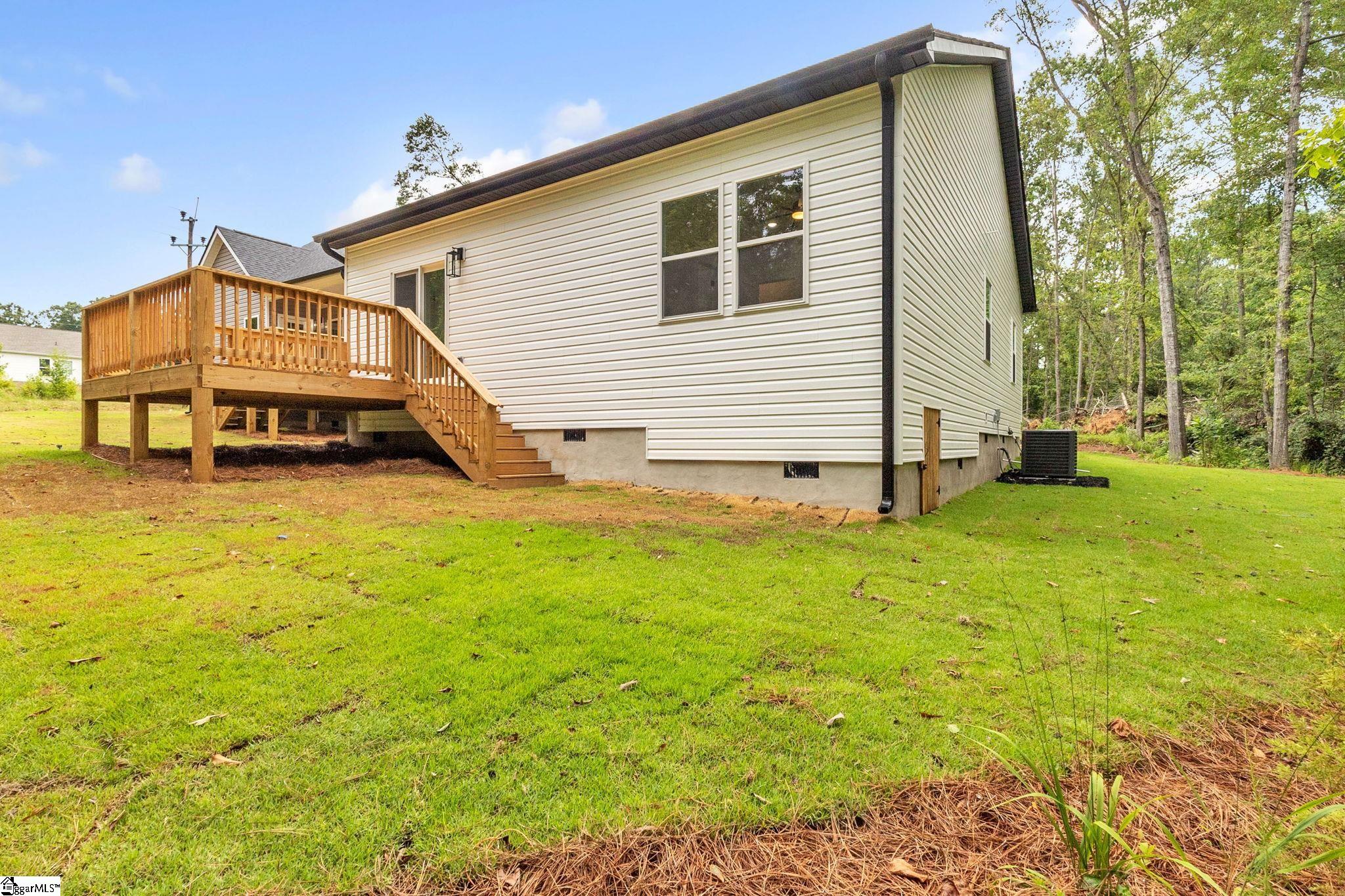 335 W Peachtree Street Woodruff, SC 29388