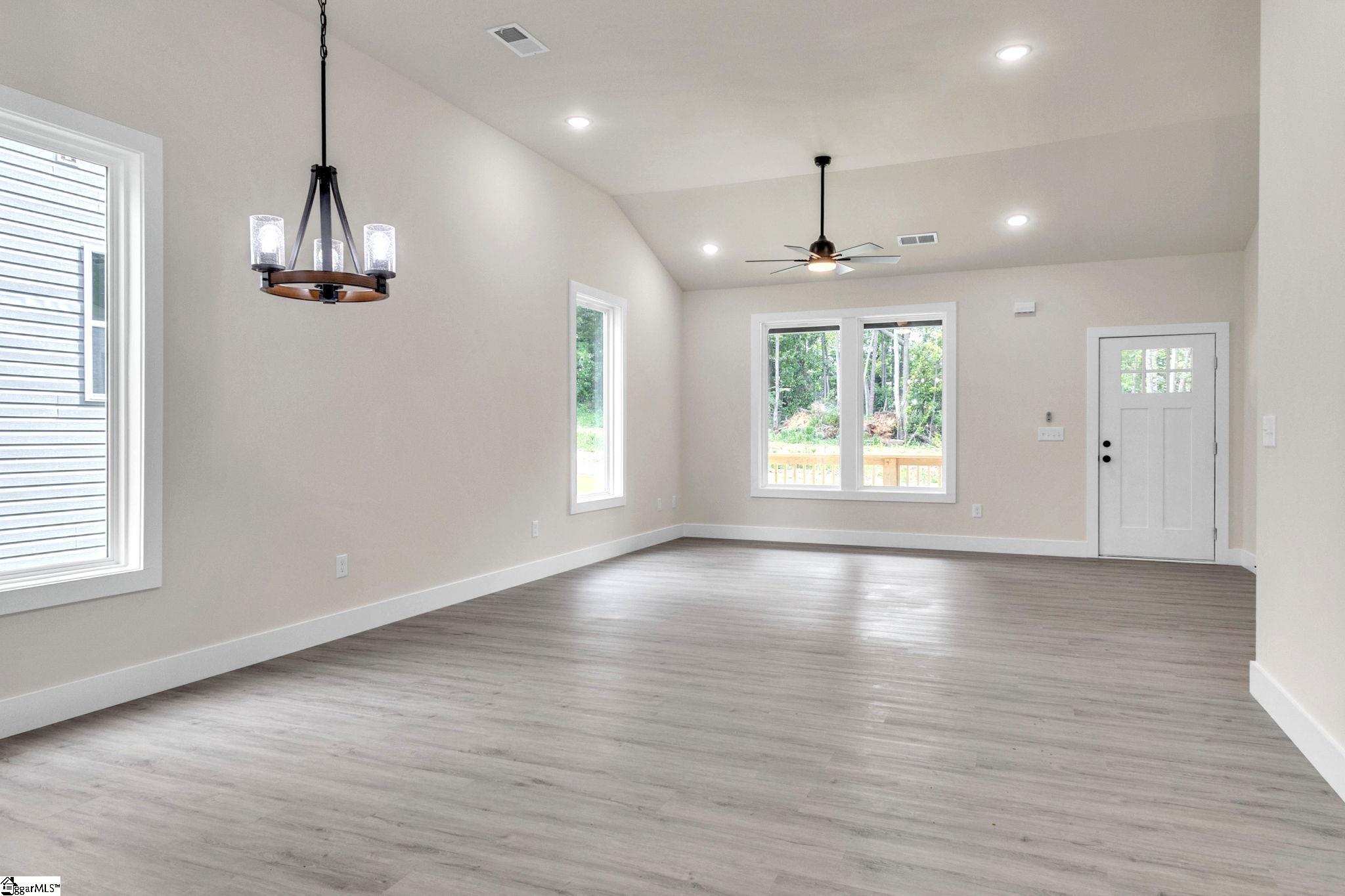 335 W Peachtree Street Woodruff, SC 29388