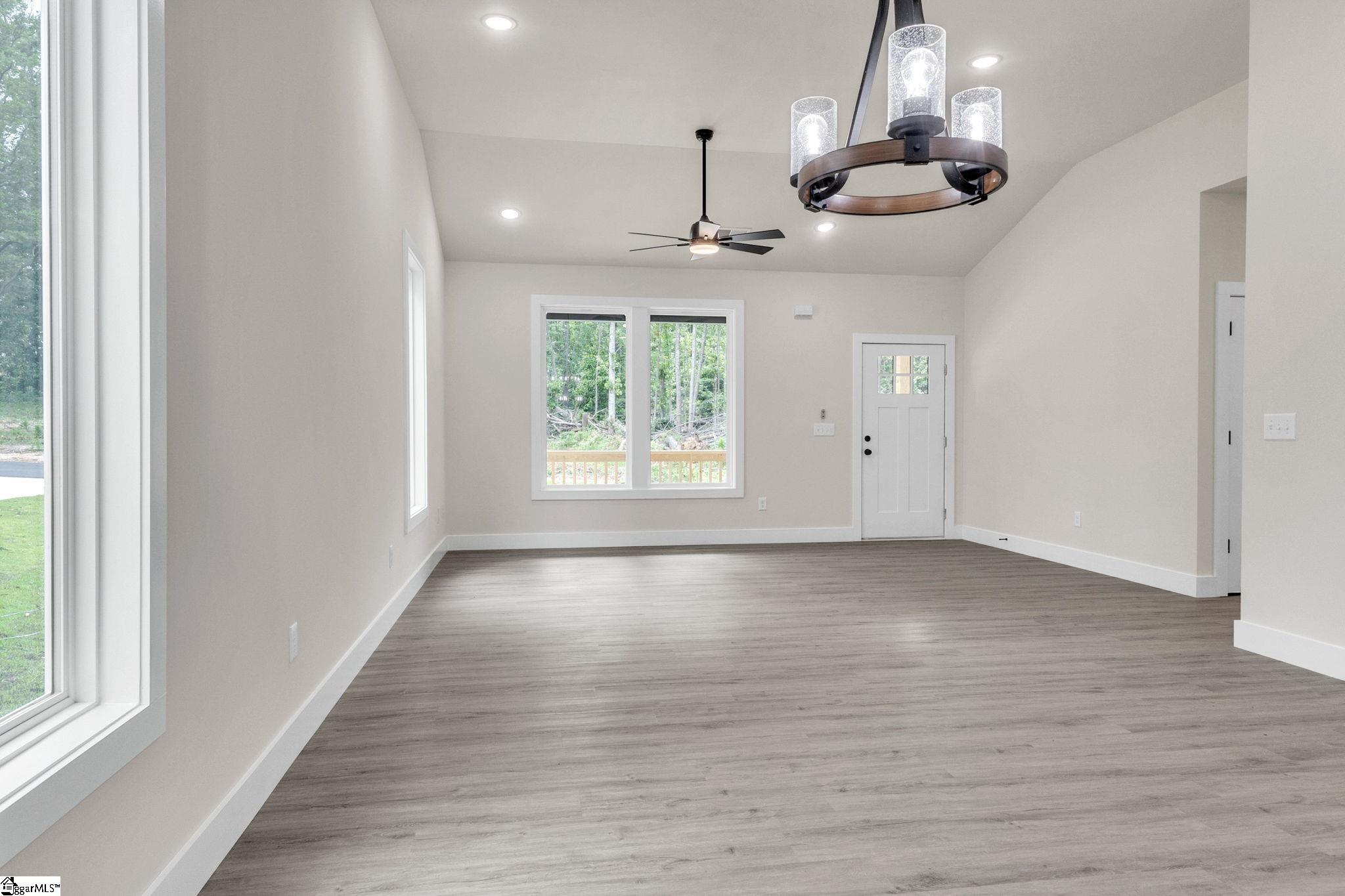 335 W Peachtree Street Woodruff, SC 29388