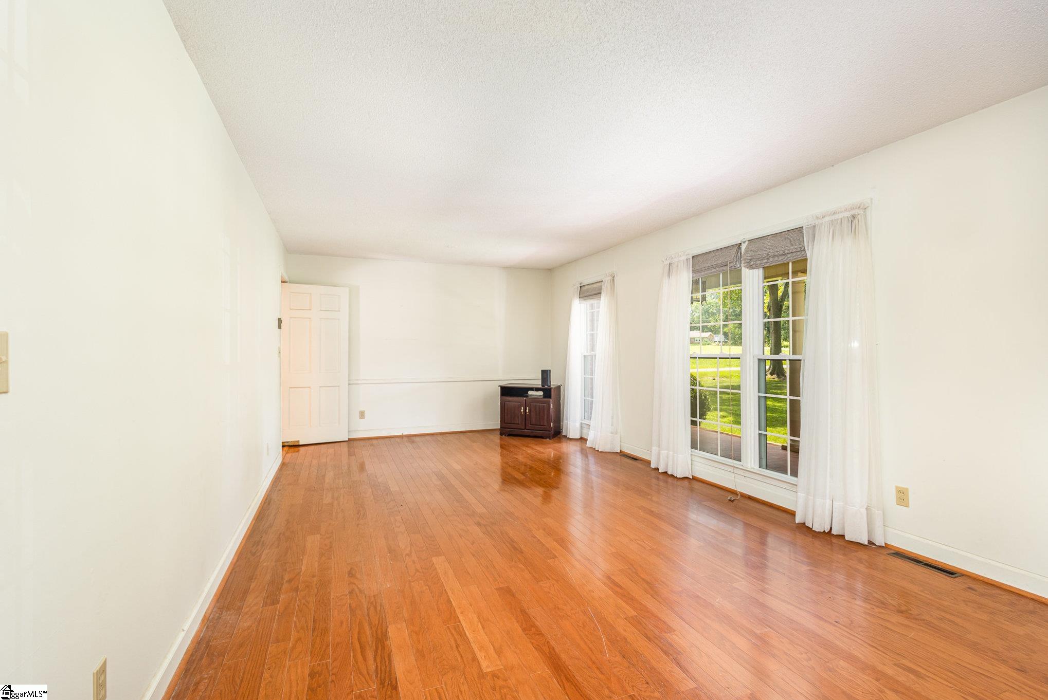 419 Ridge Drive Laurens, SC 29360