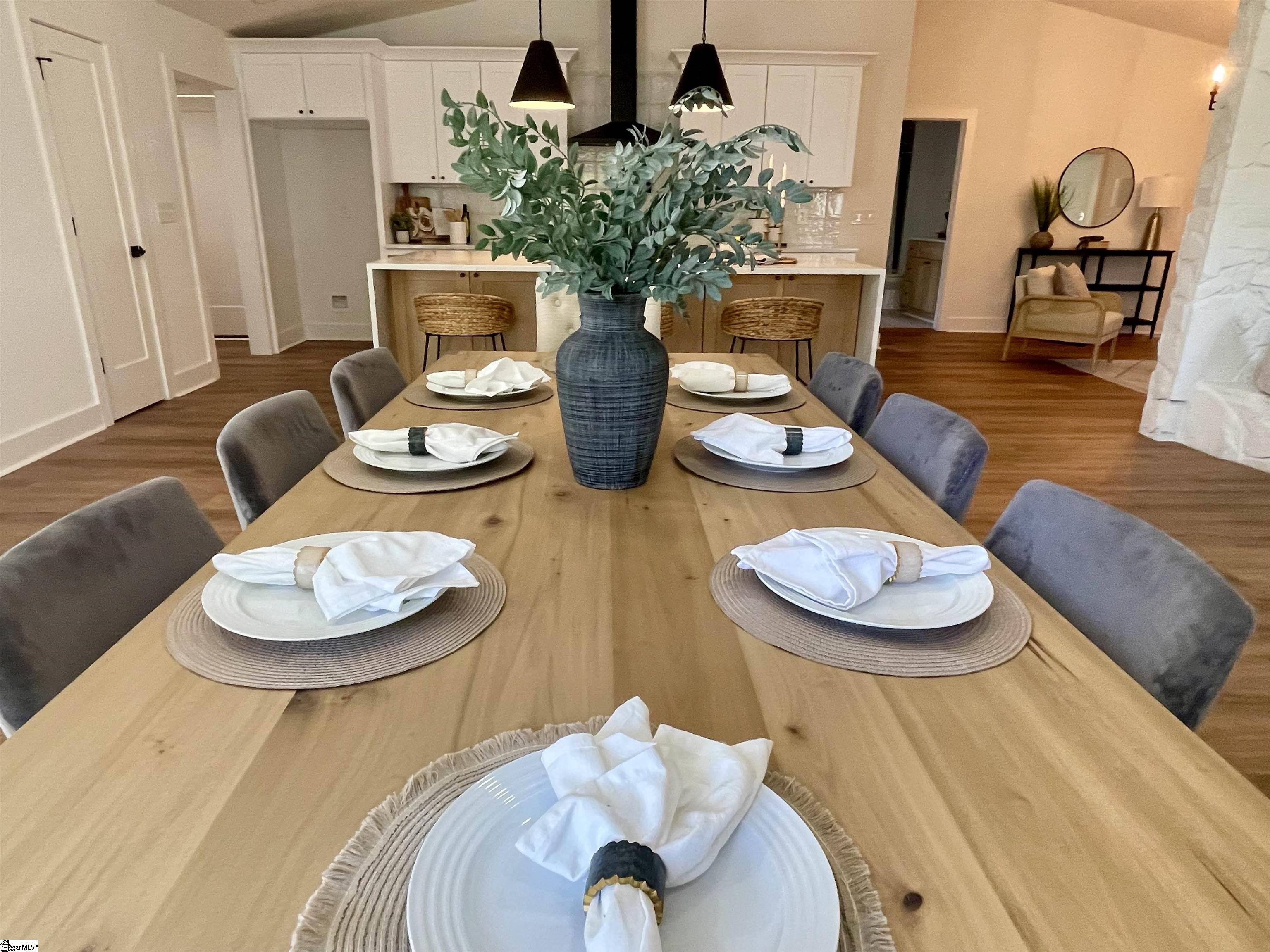 2 Dahlglen Avenue Greenville, SC 29607