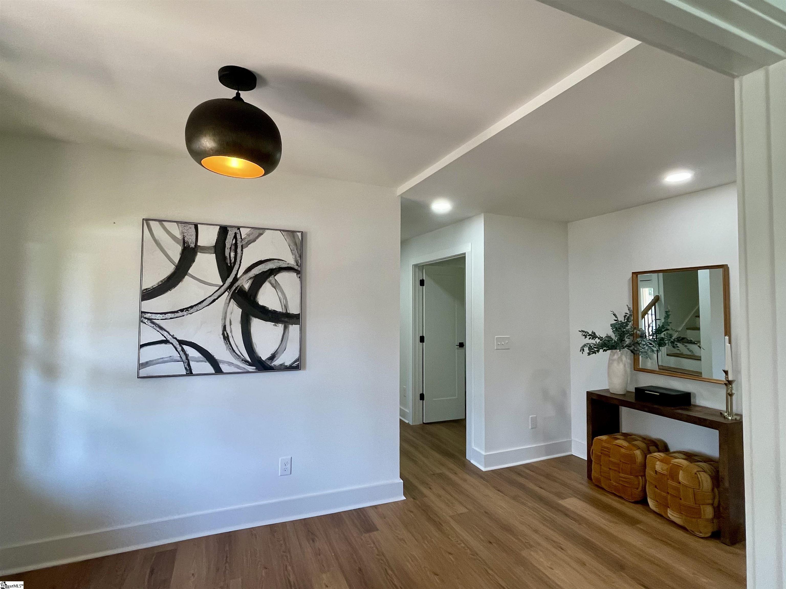 2 Dahlglen Avenue Greenville, SC 29607