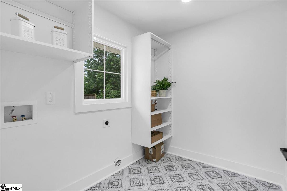2 Dahlglen Avenue Greenville, SC 29607