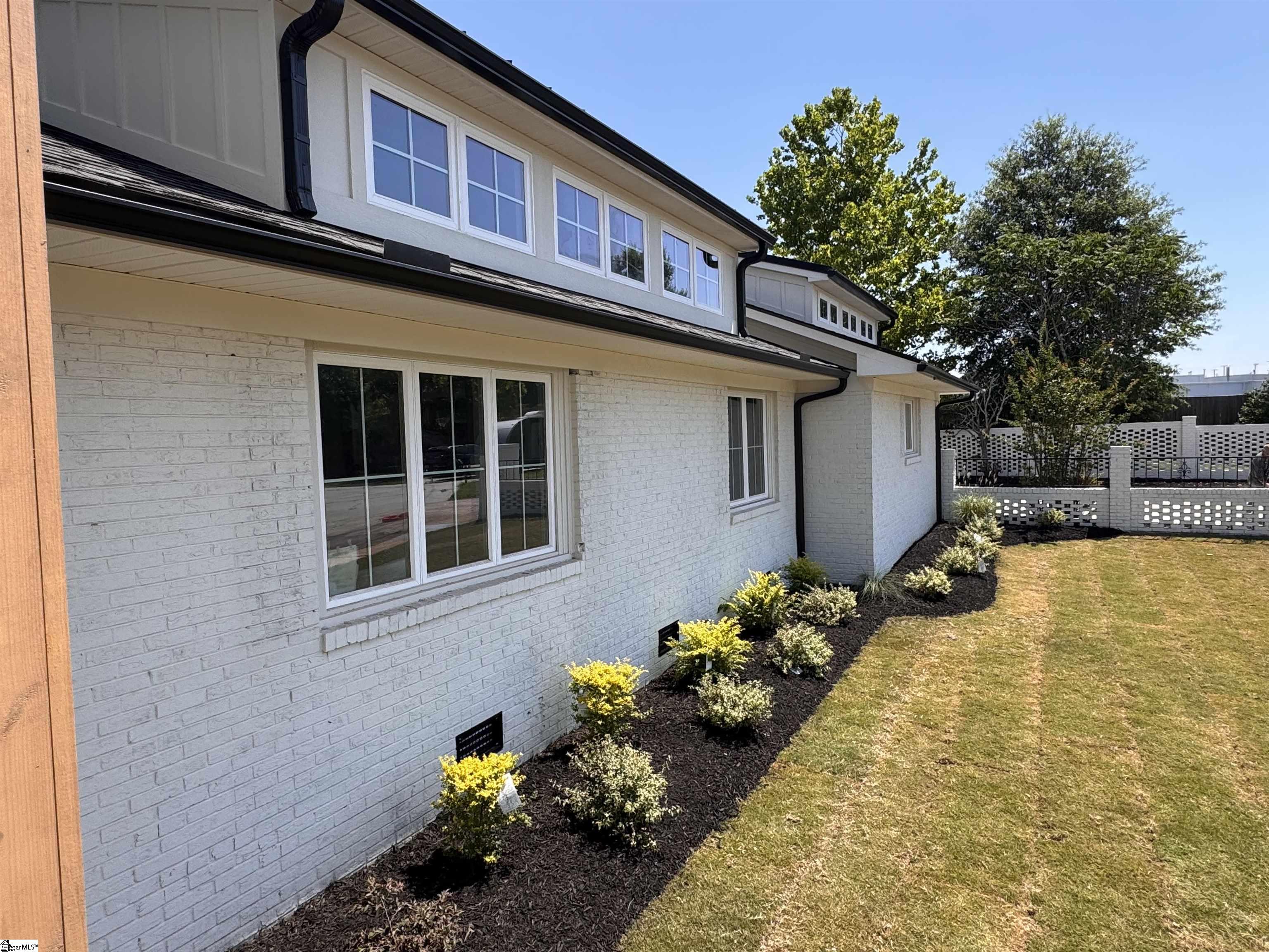 2 Dahlglen Avenue Greenville, SC 29607