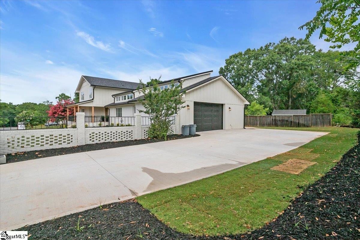 2 Dahlglen Avenue Greenville, SC 29607
