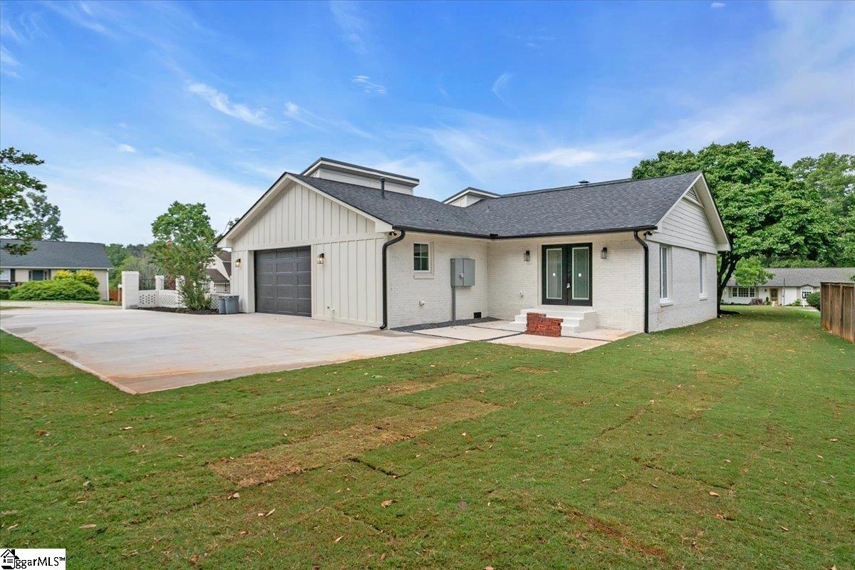 2 Dahlglen Avenue Greenville, SC 29607