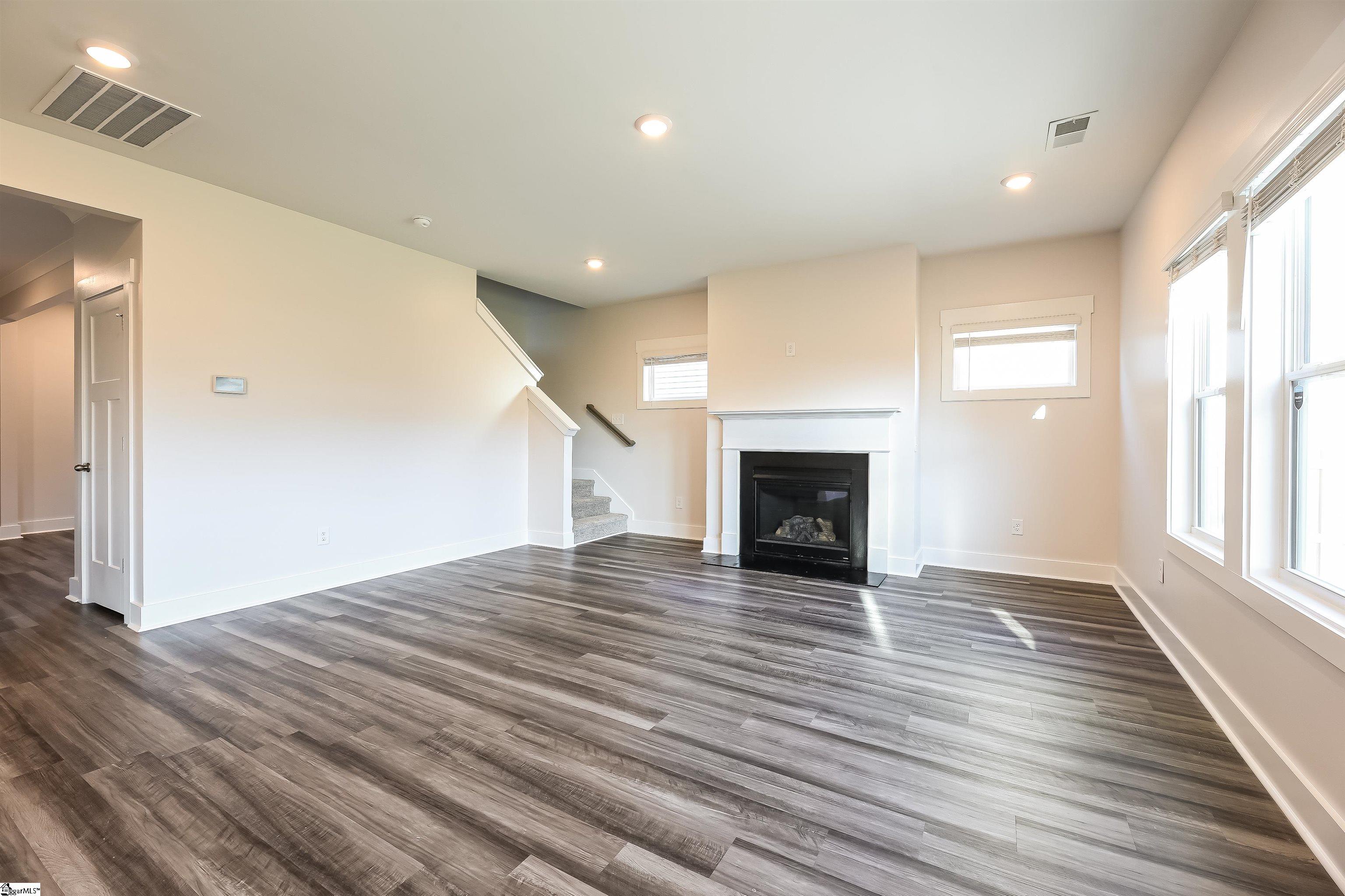 364 Pewter Circle Simpsonville, SC 29680