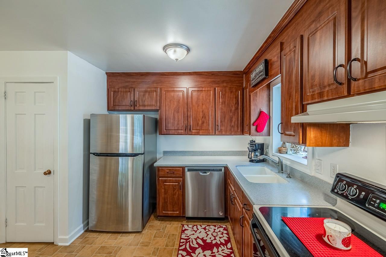 2A Heritage Court Greenville, SC 29615