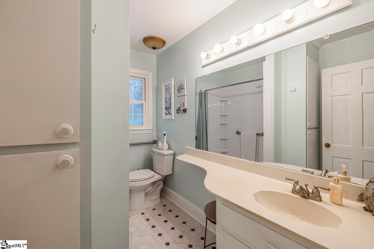 2A Heritage Court Greenville, SC 29615