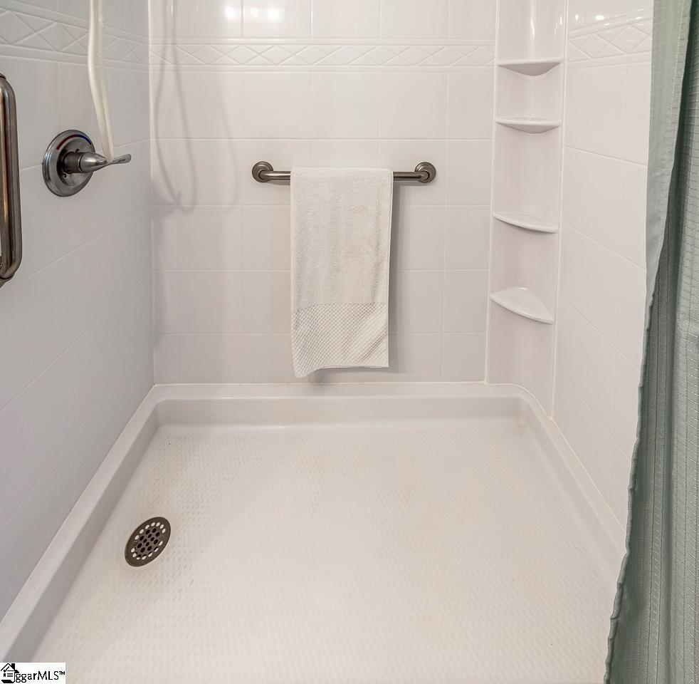 2A Heritage Court Greenville, SC 29615