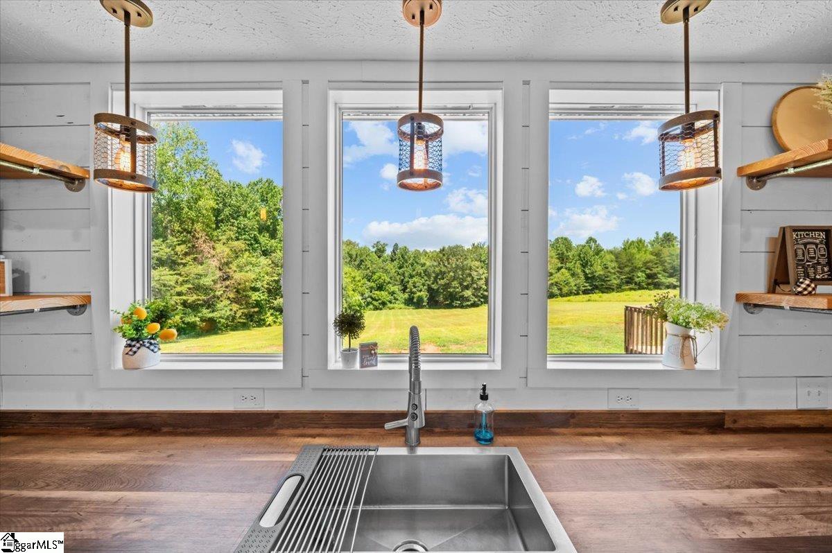 295 Old Mill Road Chesnee, SC 29323