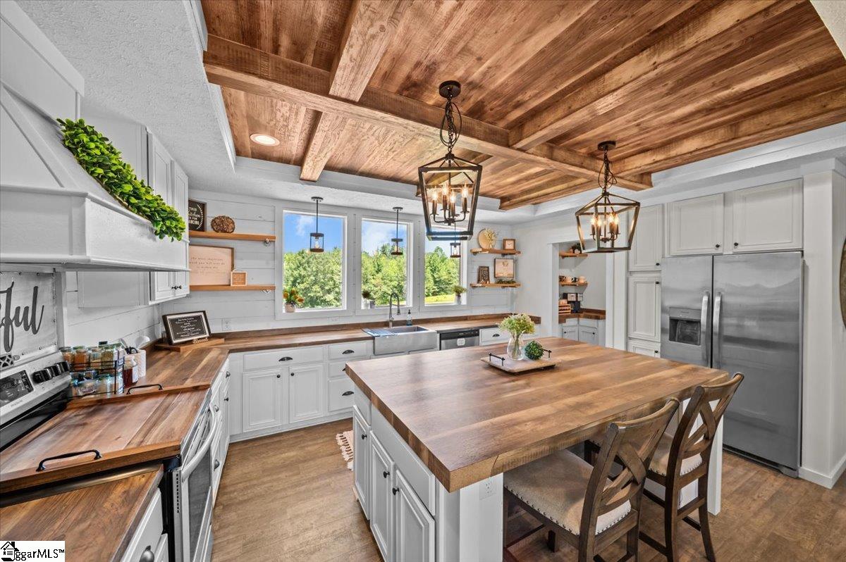 295 Old Mill Road Chesnee, SC 29323