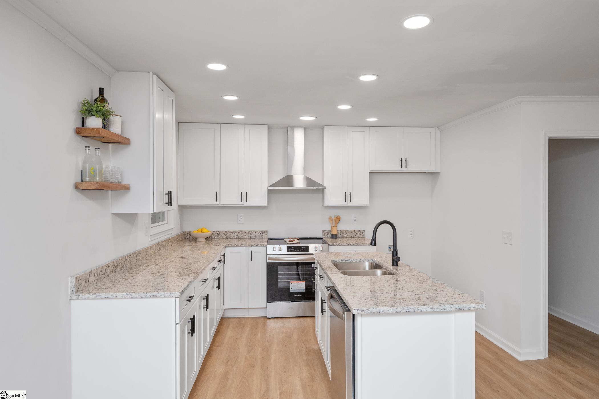 105 Martindale Drive Simpsonville, SC 29681