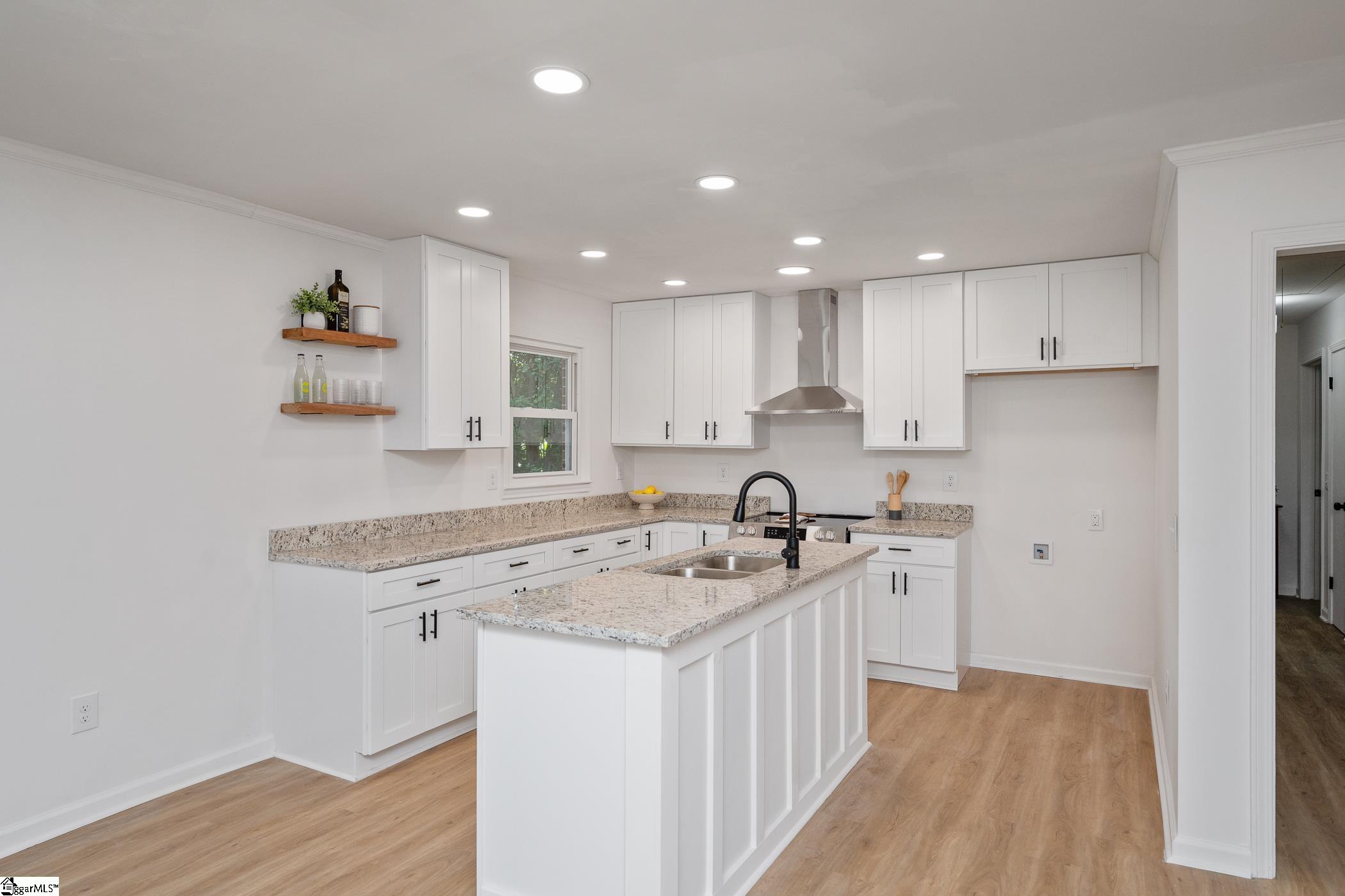 105 Martindale Drive Simpsonville, SC 29681