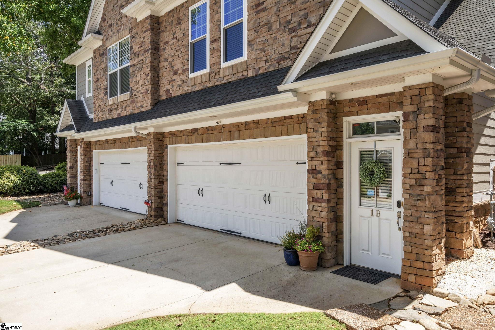 1 Edge Court UNIT Unit B Greenville, SC 29609