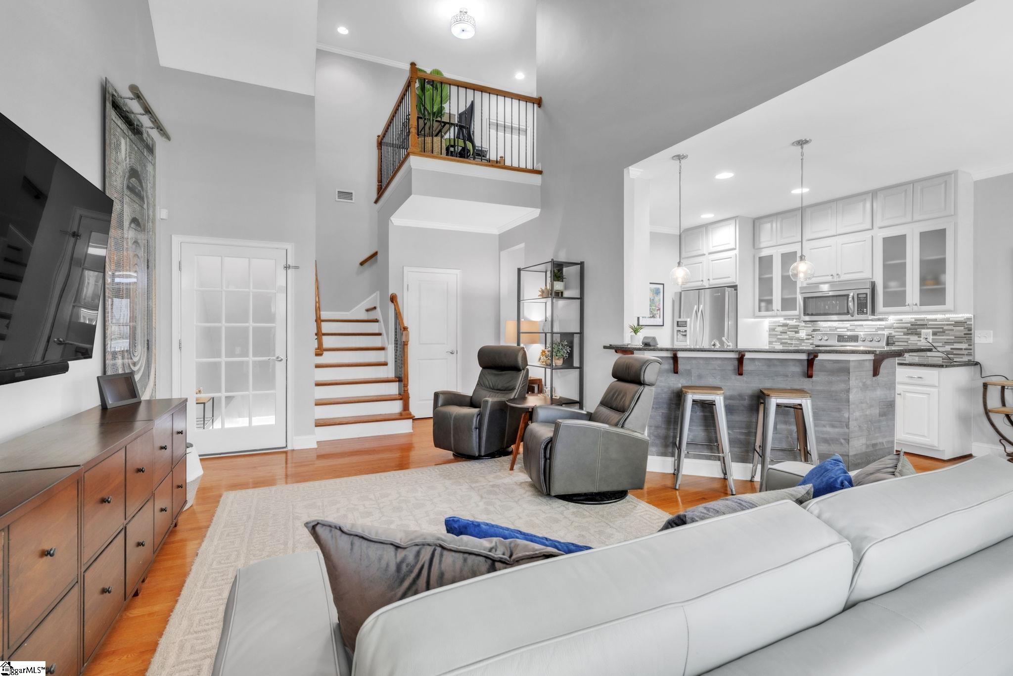 1 Edge Court UNIT Unit B Greenville, SC 29609