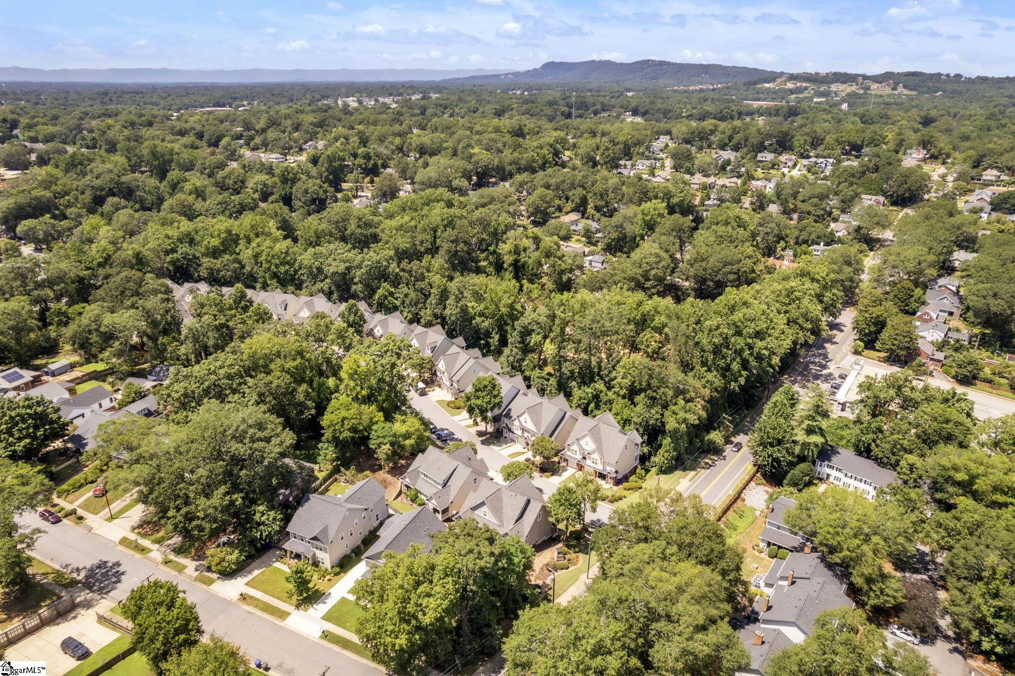 1 Edge Court UNIT Unit B Greenville, SC 29609
