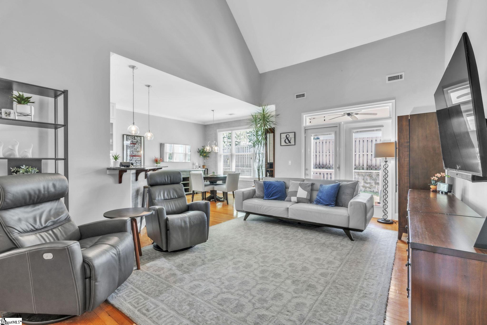 1 Edge Court UNIT Unit B Greenville, SC 29609
