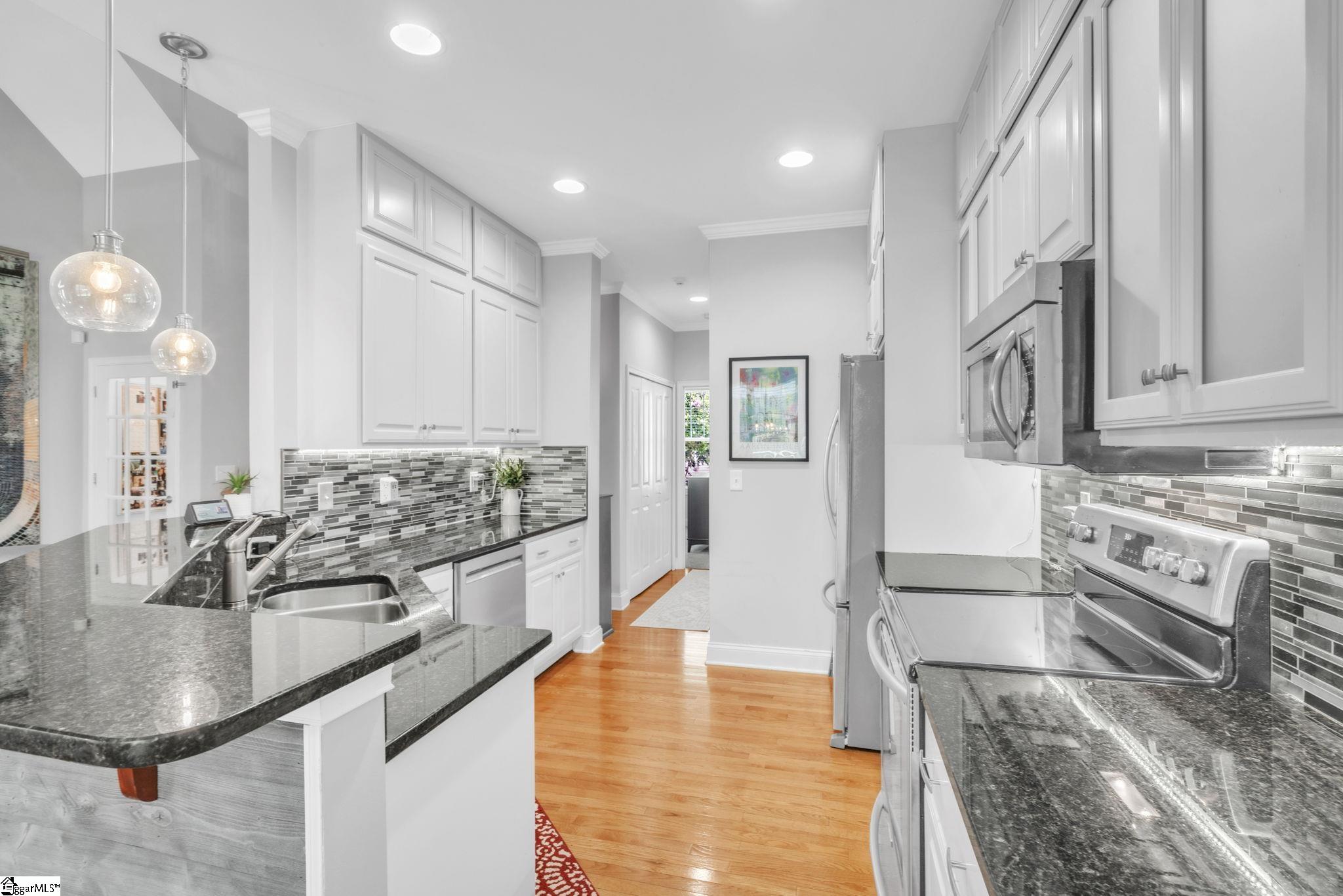 1 Edge Court UNIT Unit B Greenville, SC 29609